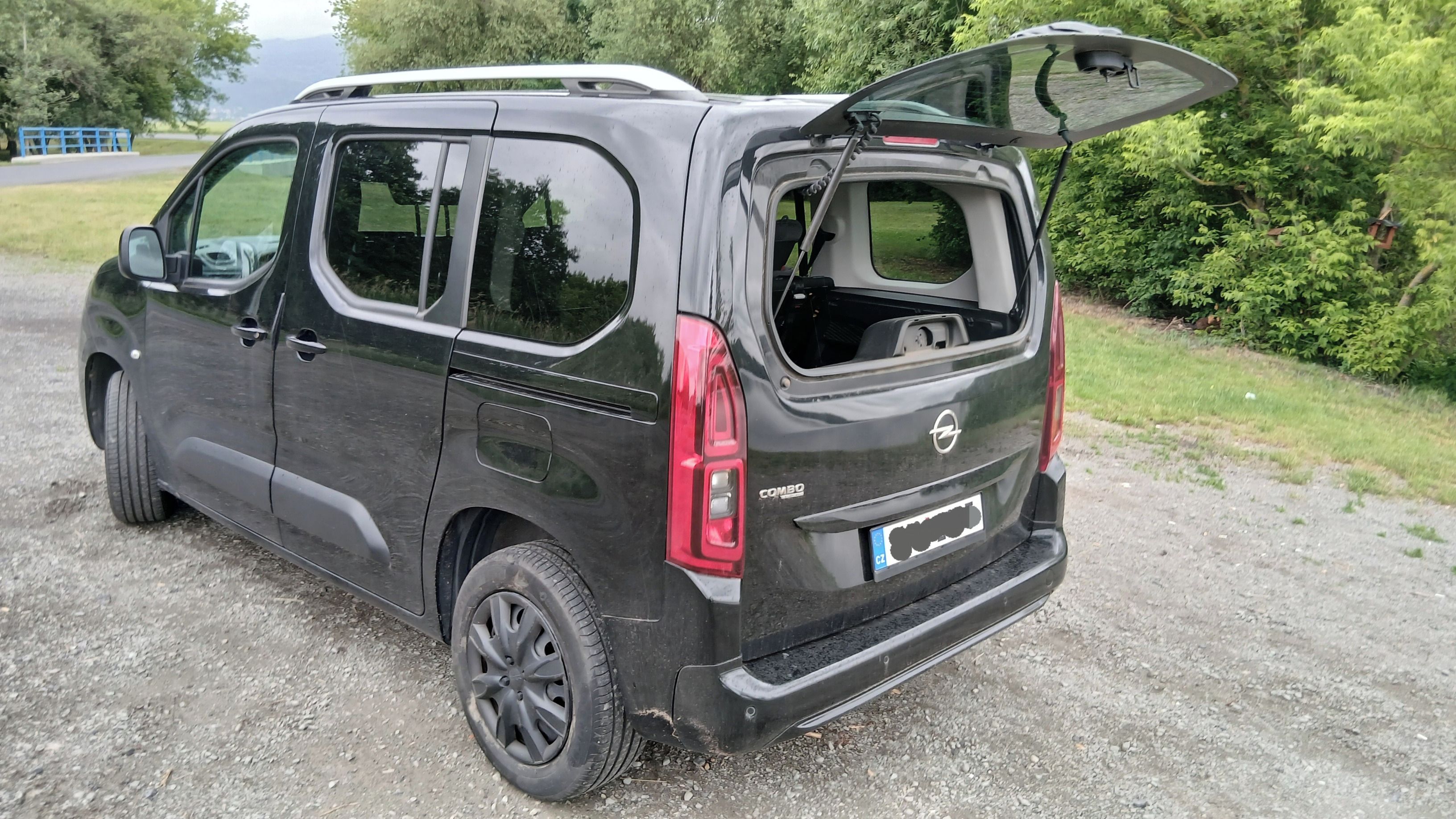 Opel Combo, 1,2 benzín, servisováno, 1.maj - fotka 6