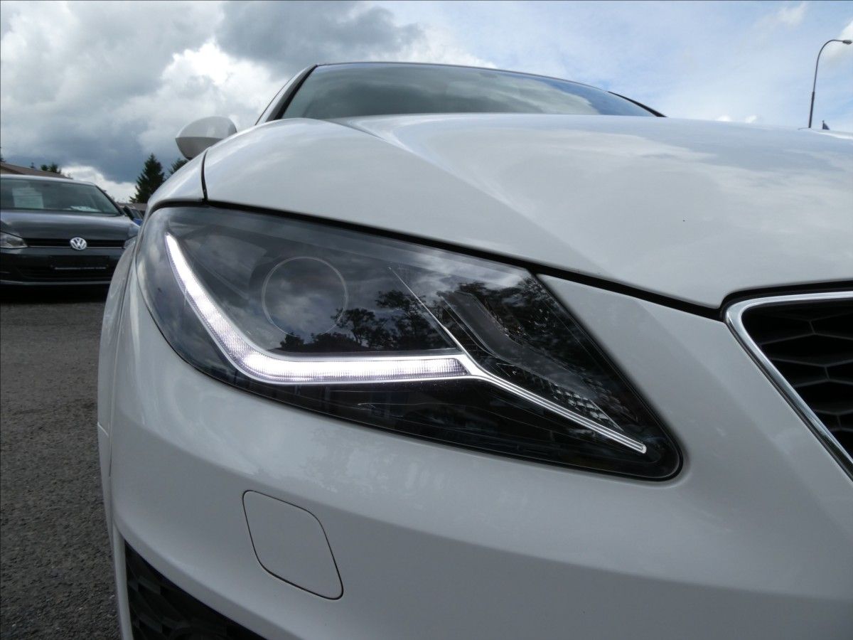 Seat Exeo, 1,8 TSi 1.majitel, serviska - fotka 5