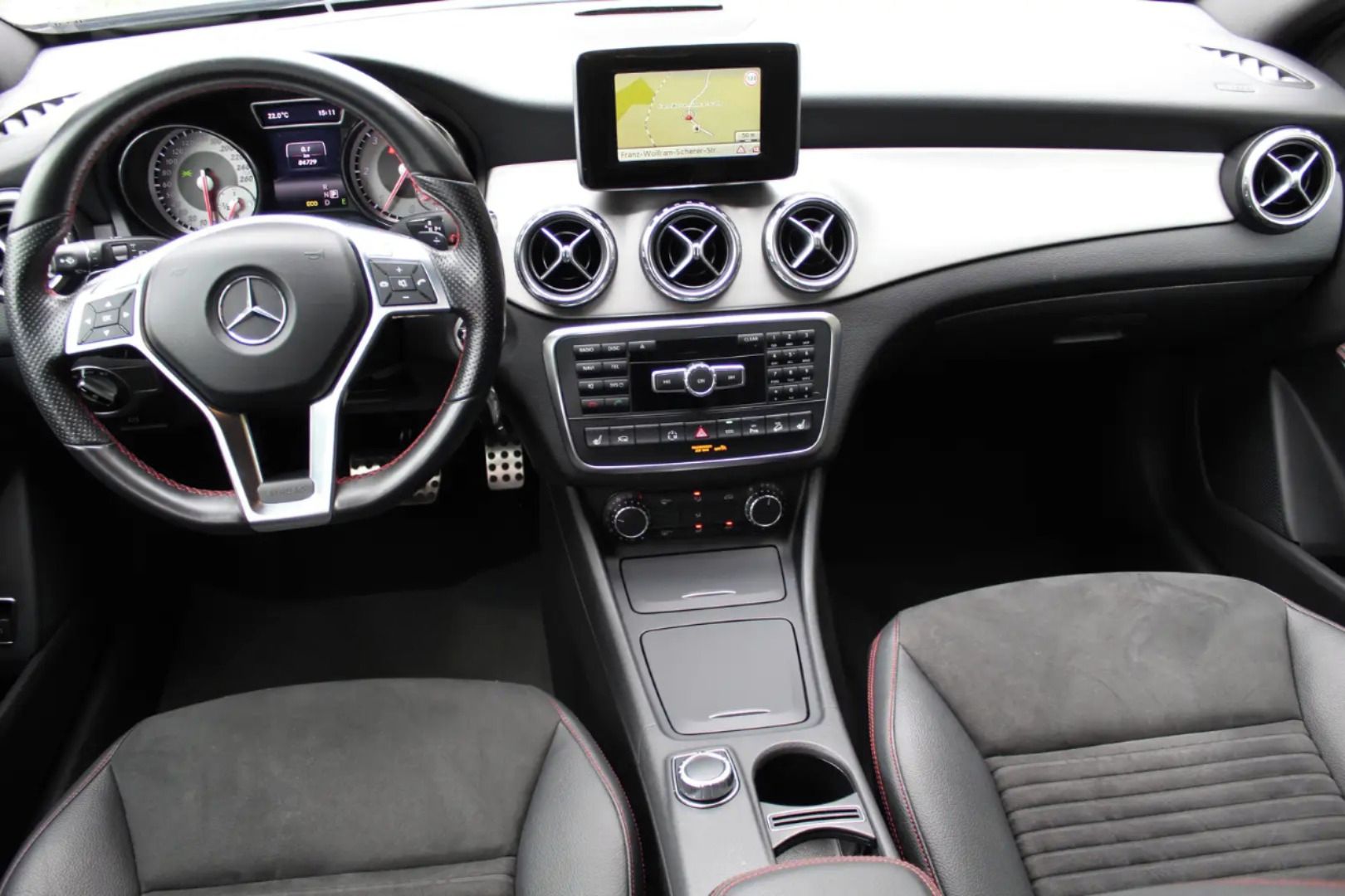 Mercedes-Benz GLA, 2.2 CDi 4MATIC - fotka 2