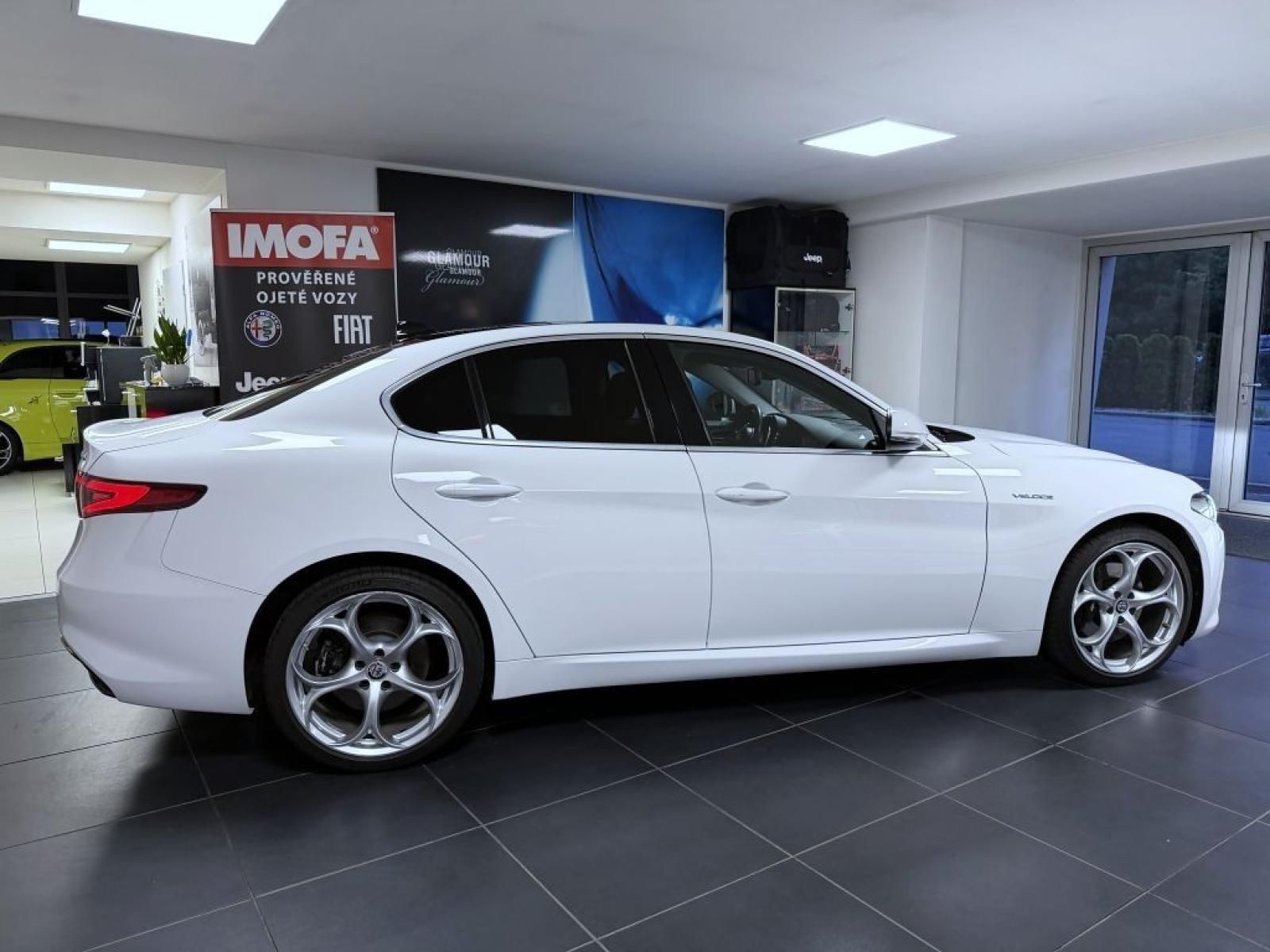 Alfa Romeo Giulia, 2.0 T 280k AT8 ZF Q4 4x4 - fotka 4