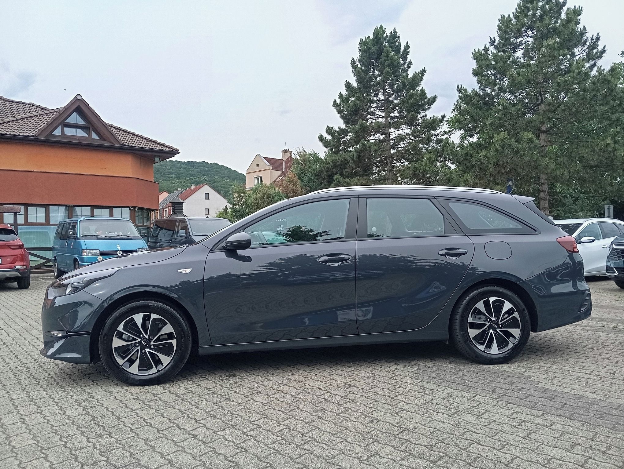 Kia Cee´d SW, 1.5 T-GDi 7DCT automat SPIN - fotka 5