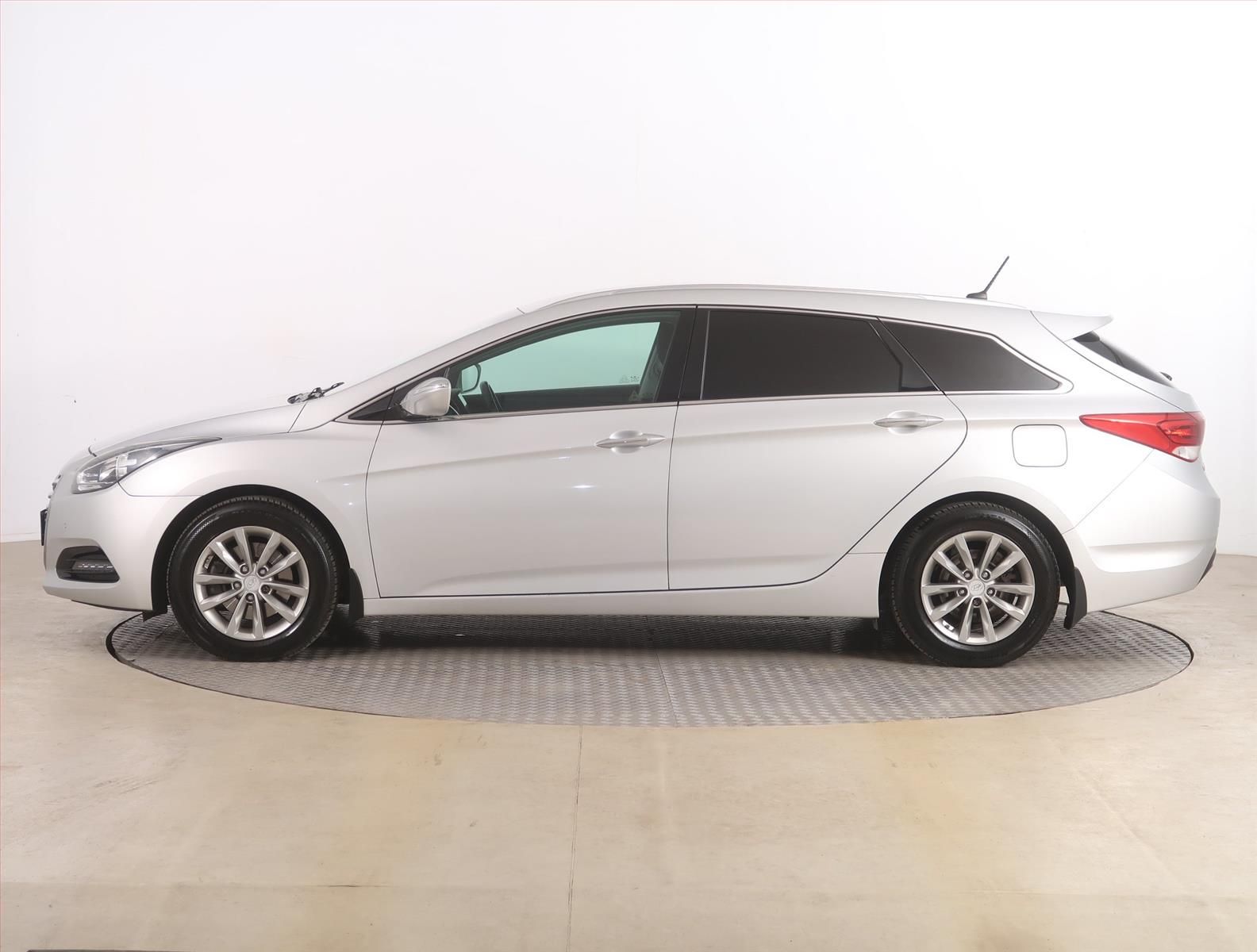Hyundai i40, 1.7 CRDi, Serv.kniha - fotka 3