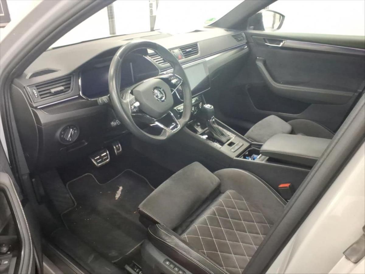 Škoda Superb, 2,0 SPORTLINE,WEBASTO,TAŽNÉ - fotka 6