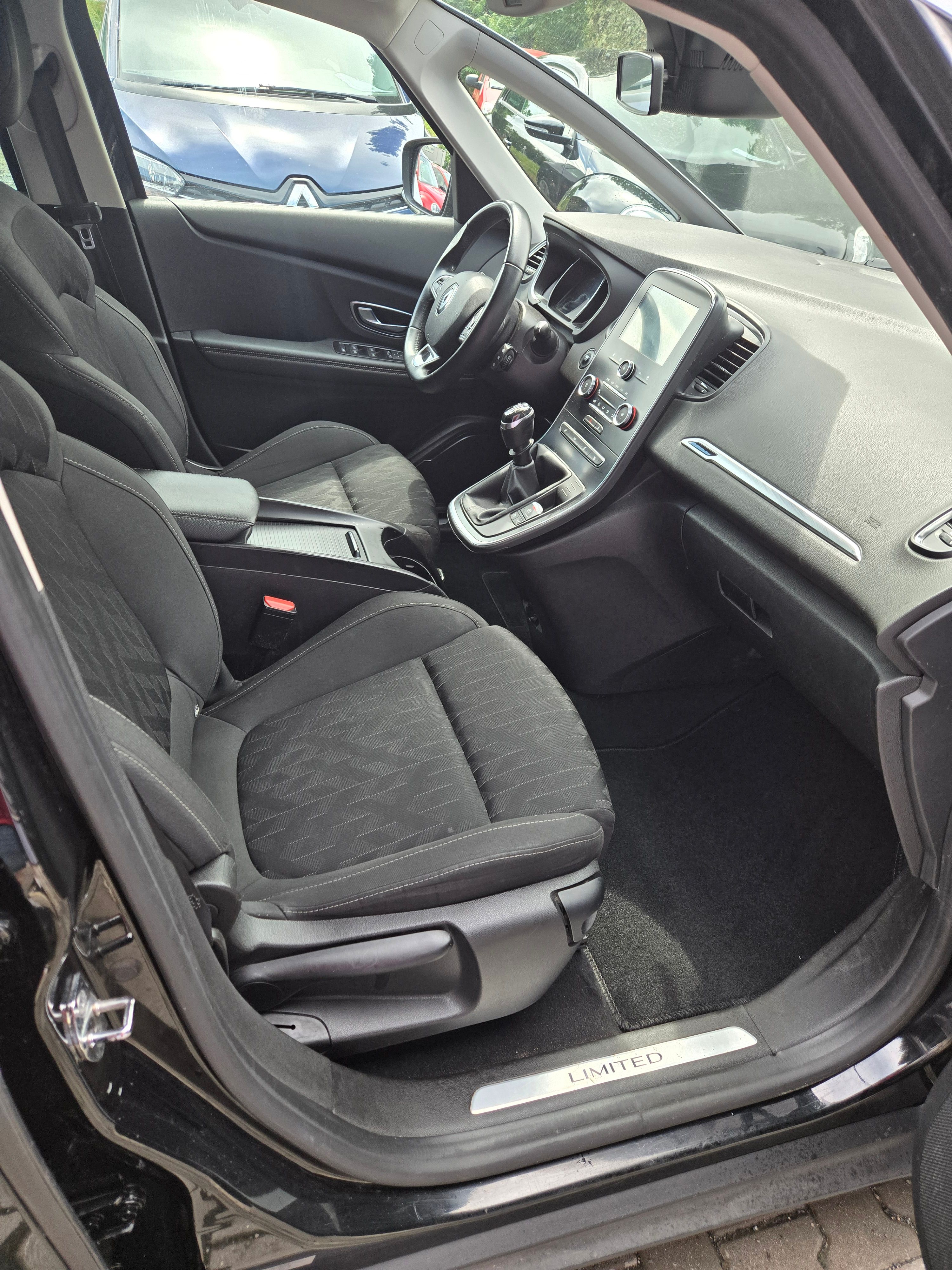 Renault Grand Scénic, 1,3TCe,7míst+sada zimních kol - fotka 6
