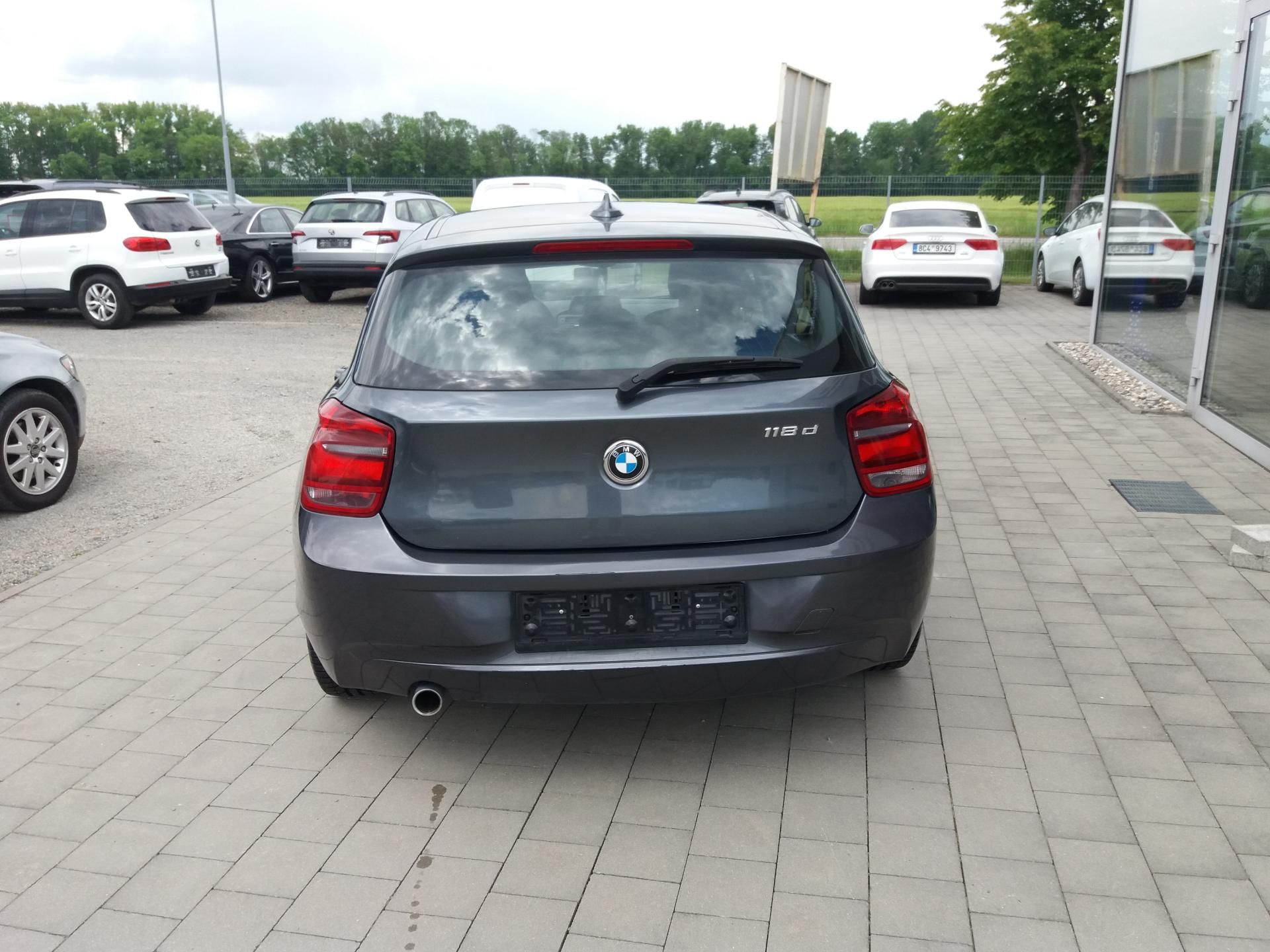 BMW Řada 1, 118d,2.0D 105kW,AUTOMAT!! - fotka 5