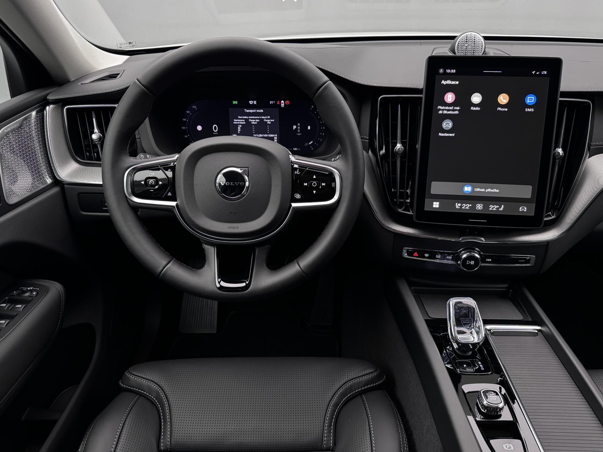 Volvo XC60, B5 AWD AUT DARK ULTRA - fotka 4