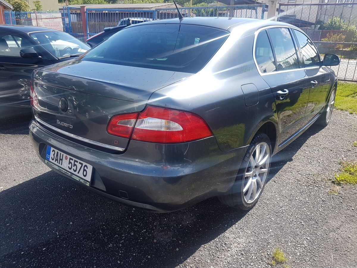 Škoda Superb, 2.0TDi 125KW MANUÁL - fotka 6