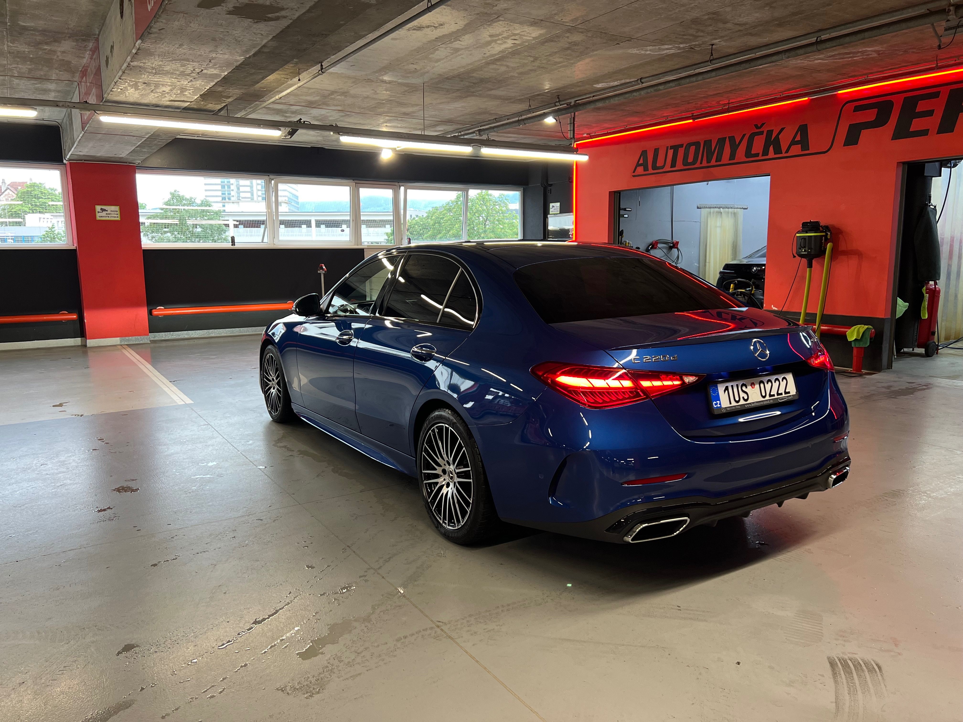 Mercedes-Benz Třídy C, Mercedes Benz C220d 4Matic - fotka 5