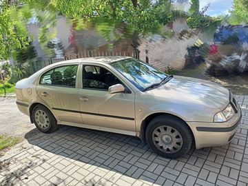 1.6 benzín 2004