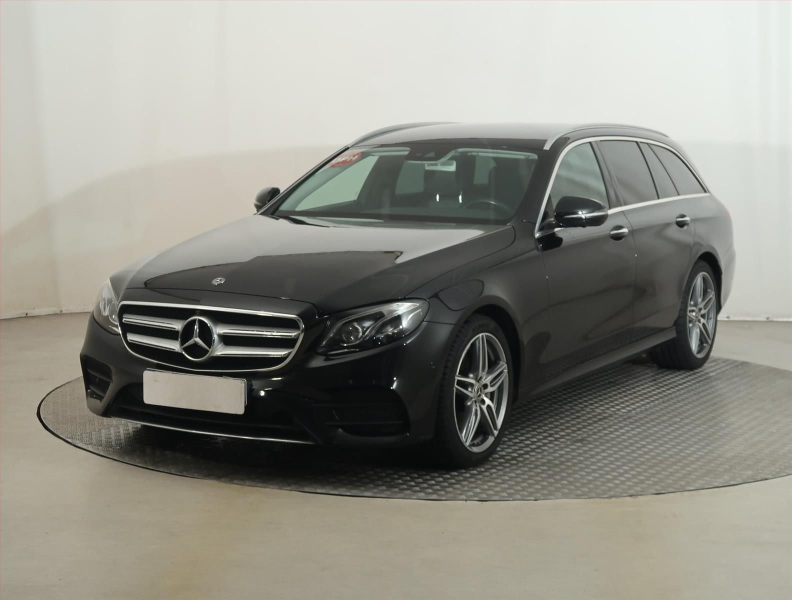 Mercedes-Benz Třídy E, 200 4MATIC, 4X4, Automat - fotka 2