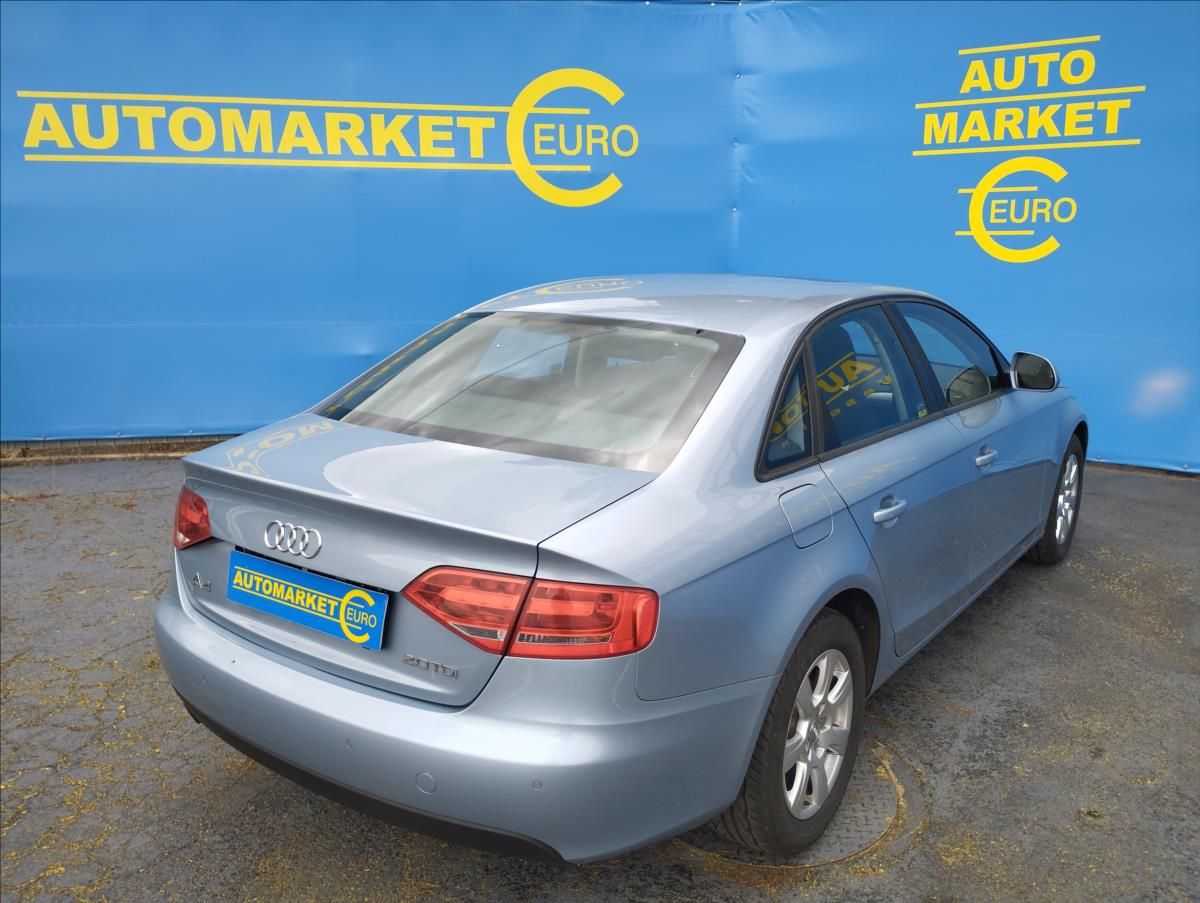 Audi A4, 2,0 105KW - fotka 4