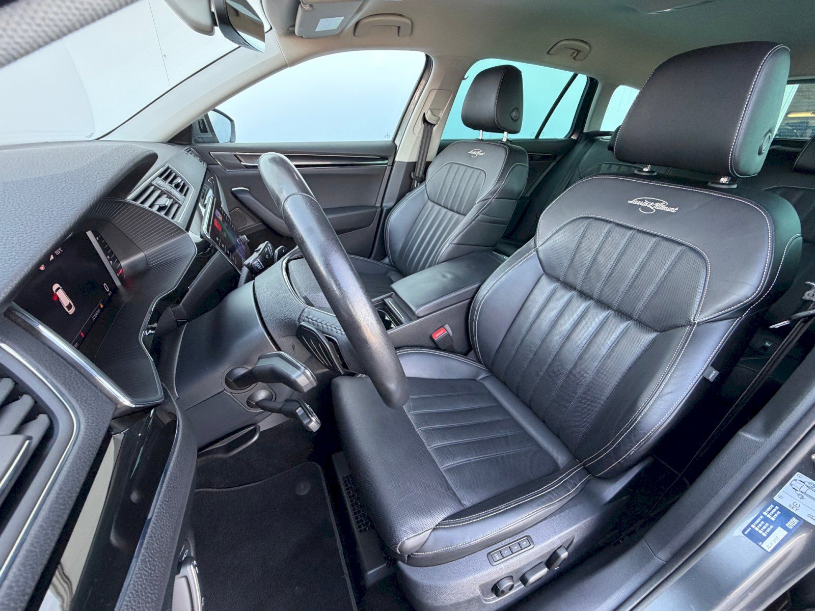 Škoda Superb, 2.0 TDI 147kW L&K DSG 4x4 - fotka 6