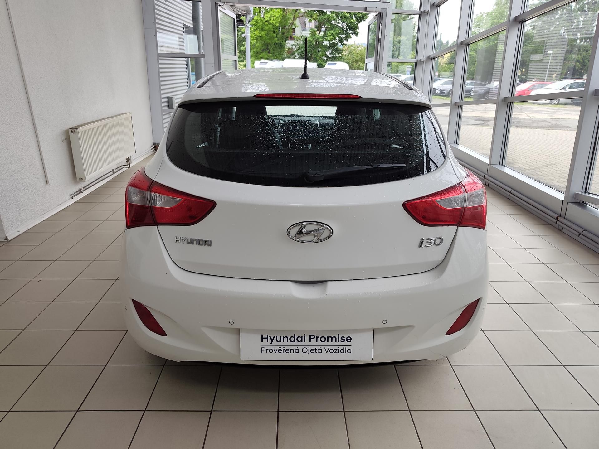 Hyundai i30, 1.6i 88kW, AUTOMAT, ČR - fotka 3