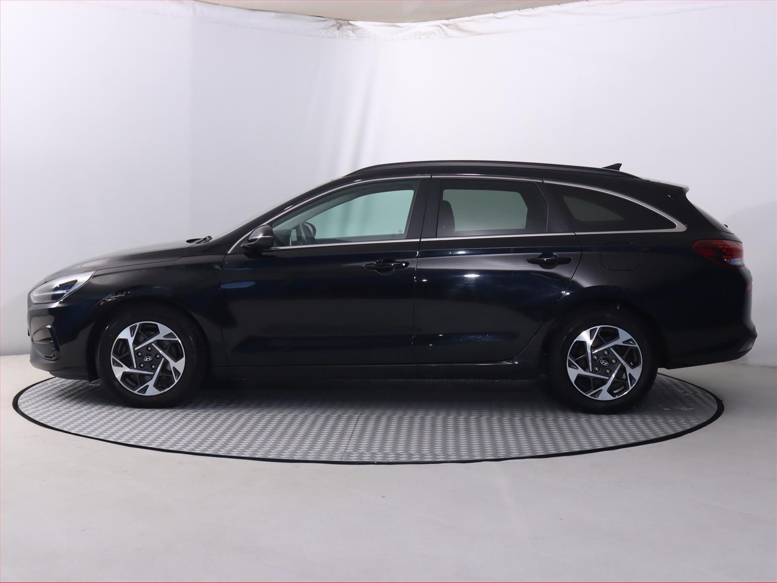 Hyundai i30, 1.5 T-GDI MHEV 48V - fotka 3