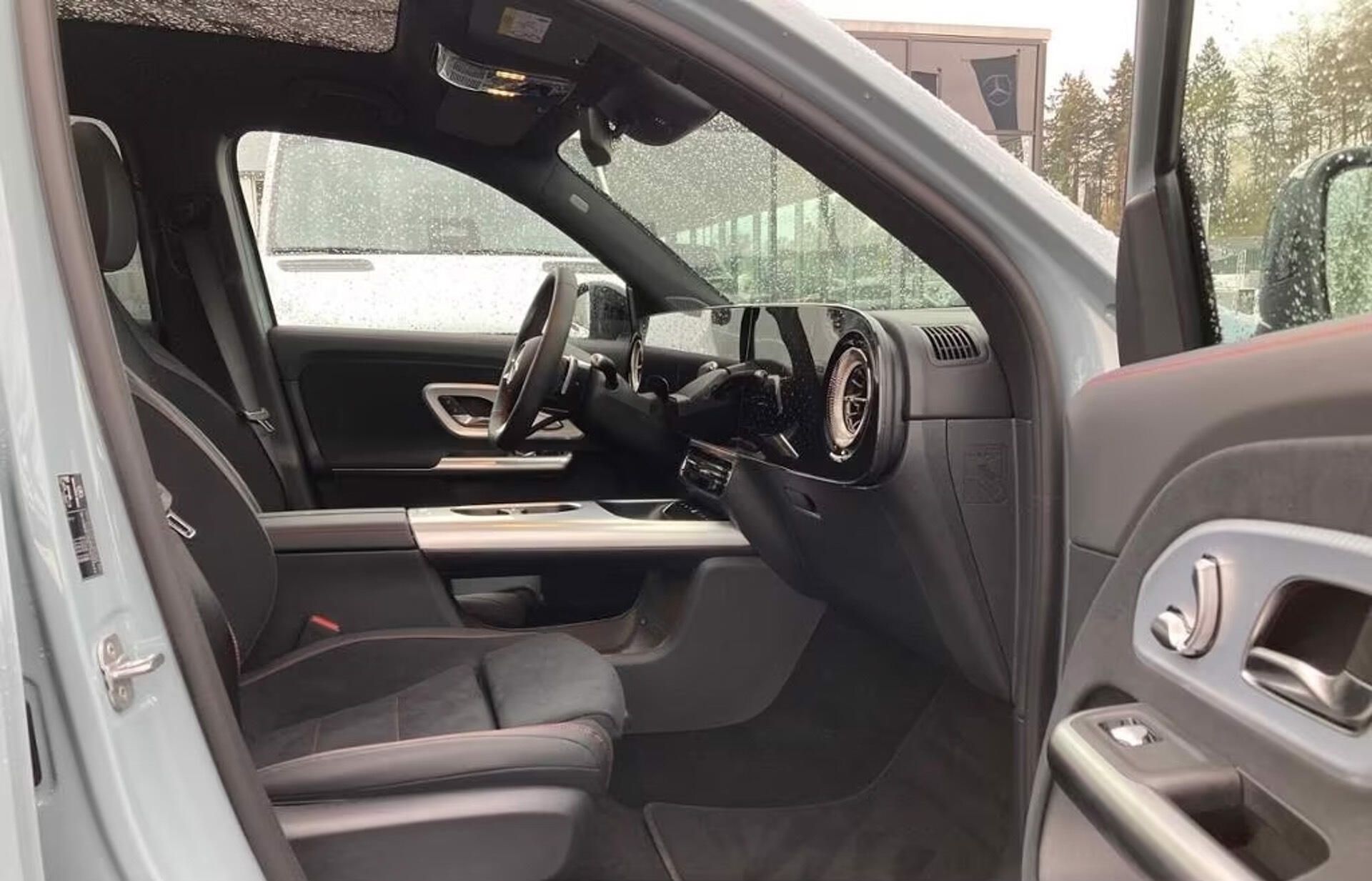 Mercedes-Benz GLB, 250+ AMG Pano 360 Tažné ACC - fotka 6