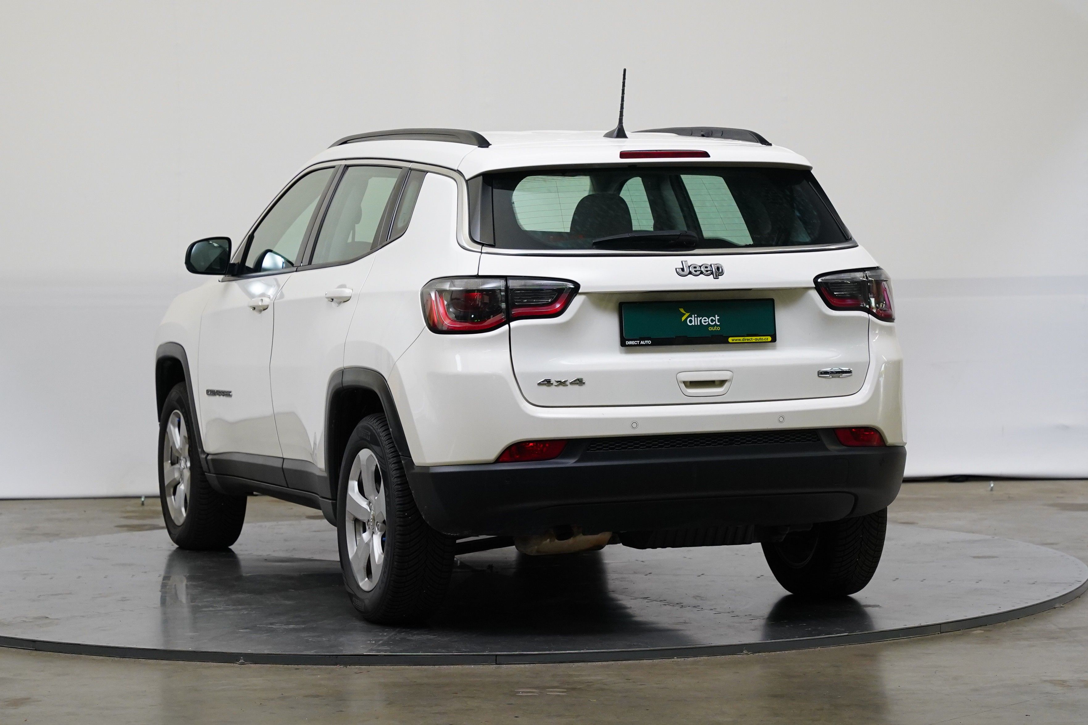 Jeep Compass, 2.0 M-Jet 103 kW 4WD Longitude - fotka 4