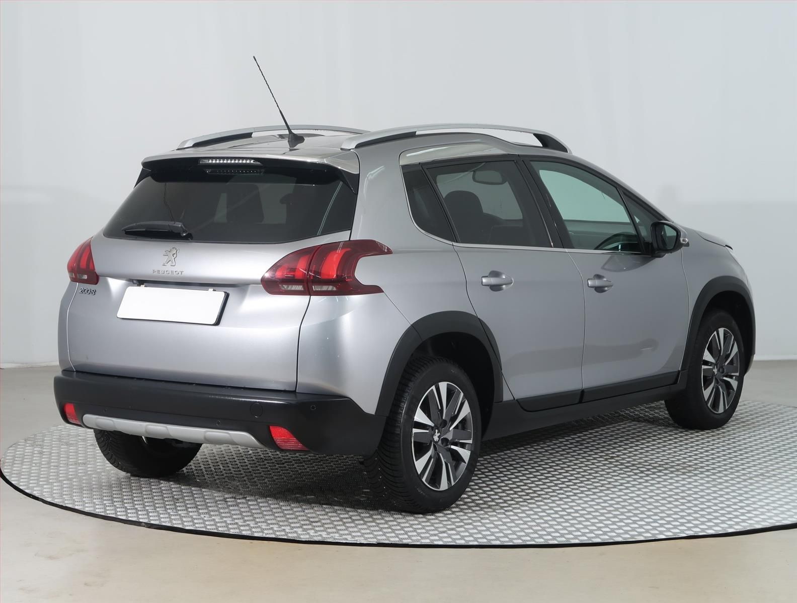 Peugeot 2008, 1.2 PureTech - fotka 5