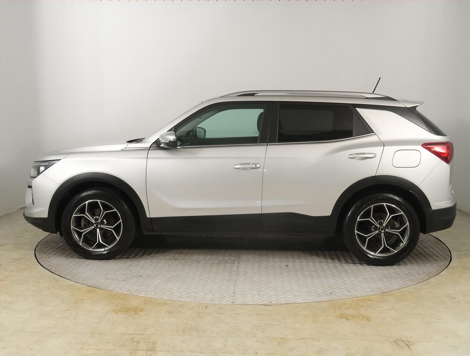 SsangYong Korando, 1.5 T-GDI, Style Plus, ČR - fotka 3