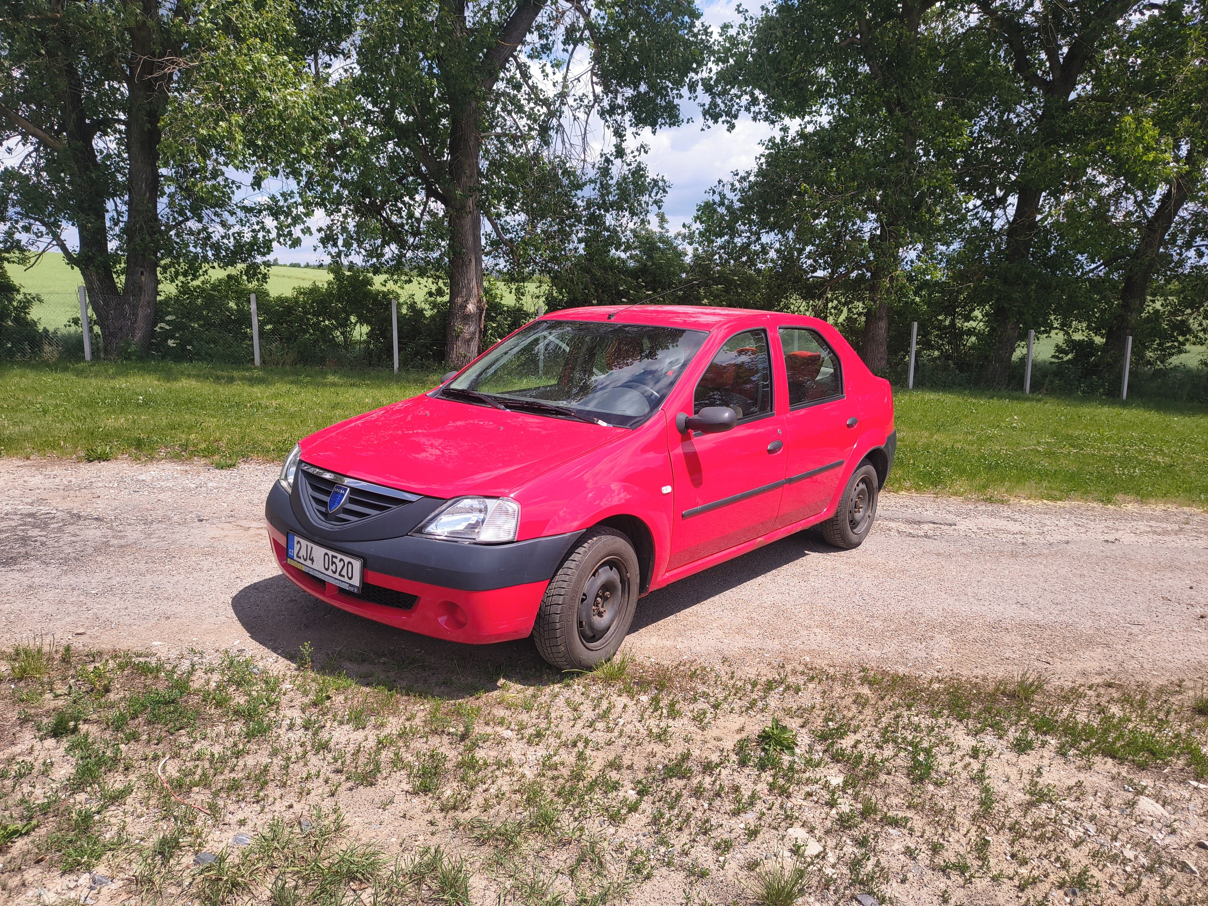 Dacia Logan, Dacia Logan 1.4 - garážovaná - fotka 2