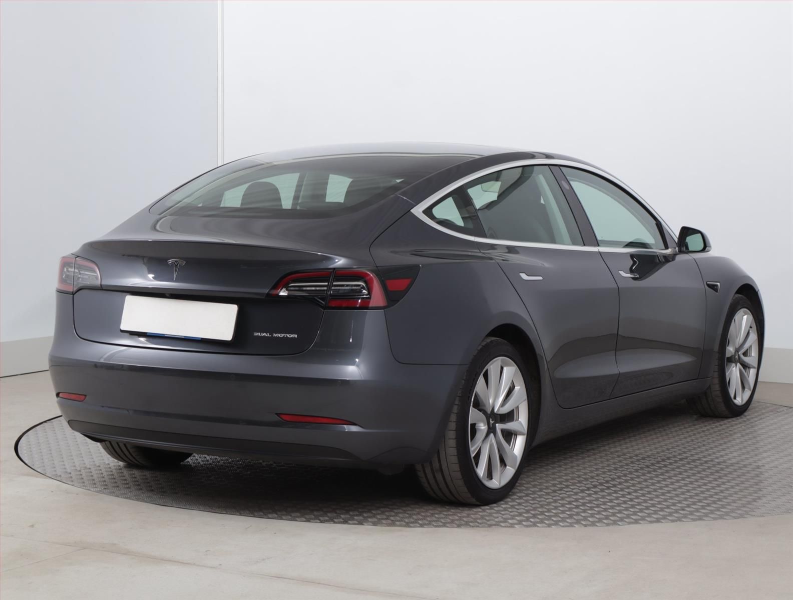 Tesla Model 3, Long Range 4WD 78kWh, SoH 83% - fotka 5