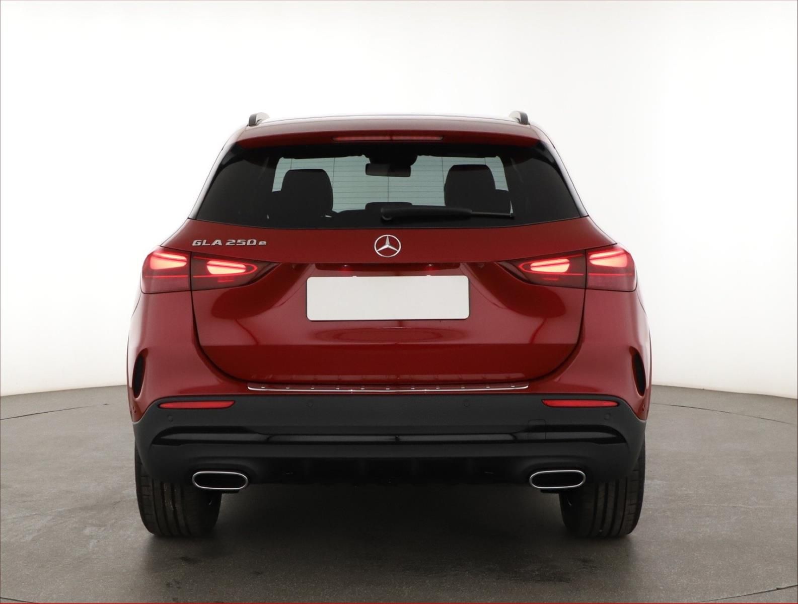 Mercedes-Benz GLA, 250 e, AMG LINE - fotka 4