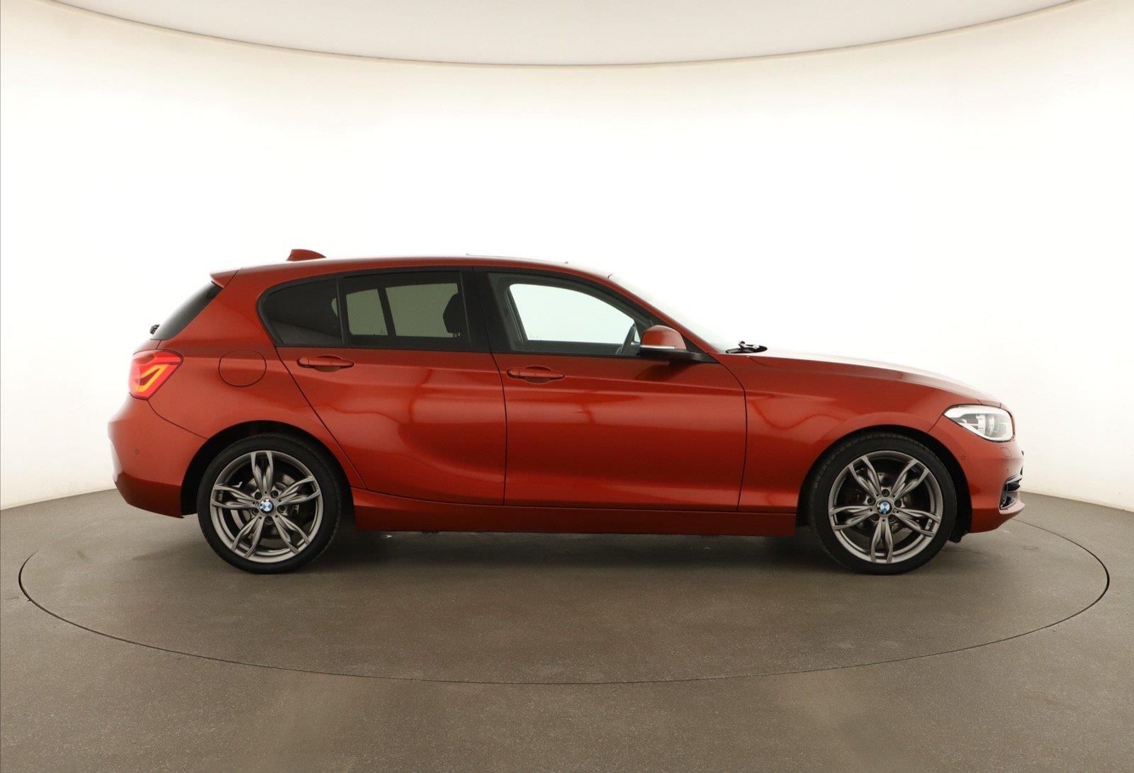 BMW Řada 1, 118d, Automat, Serv.kniha - fotka 6
