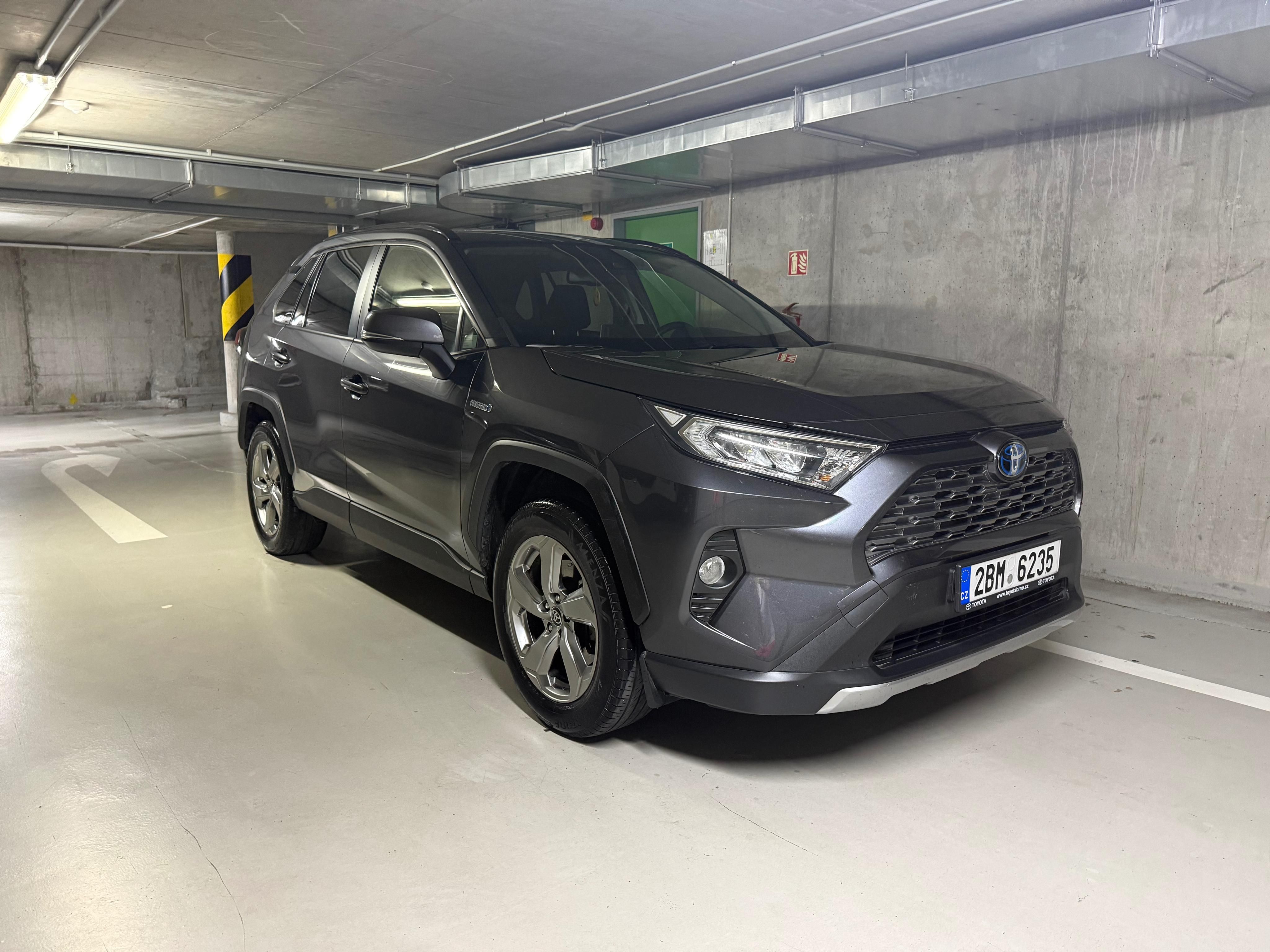 Toyota Rav4, 2.5HEV,ČR,1.MAJ,SERVIS,CEBIA - fotka 6