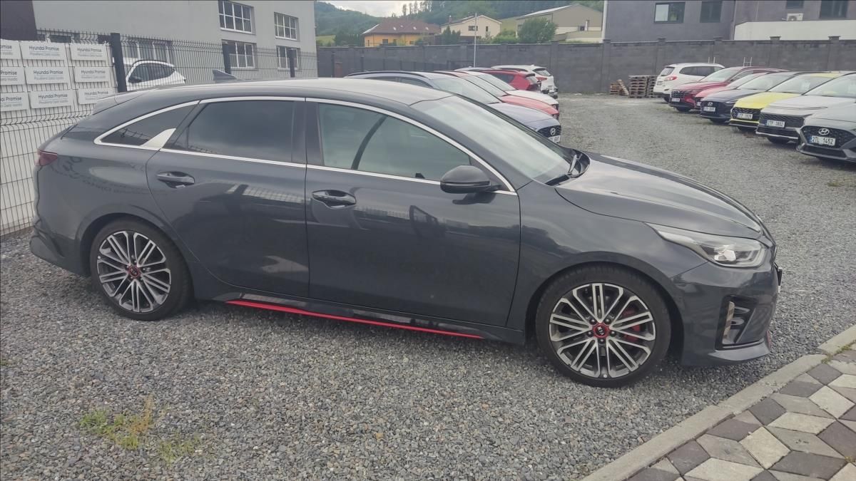 Kia ProCeed, 1,6 T-GDI GT LINE Automat - fotka 4