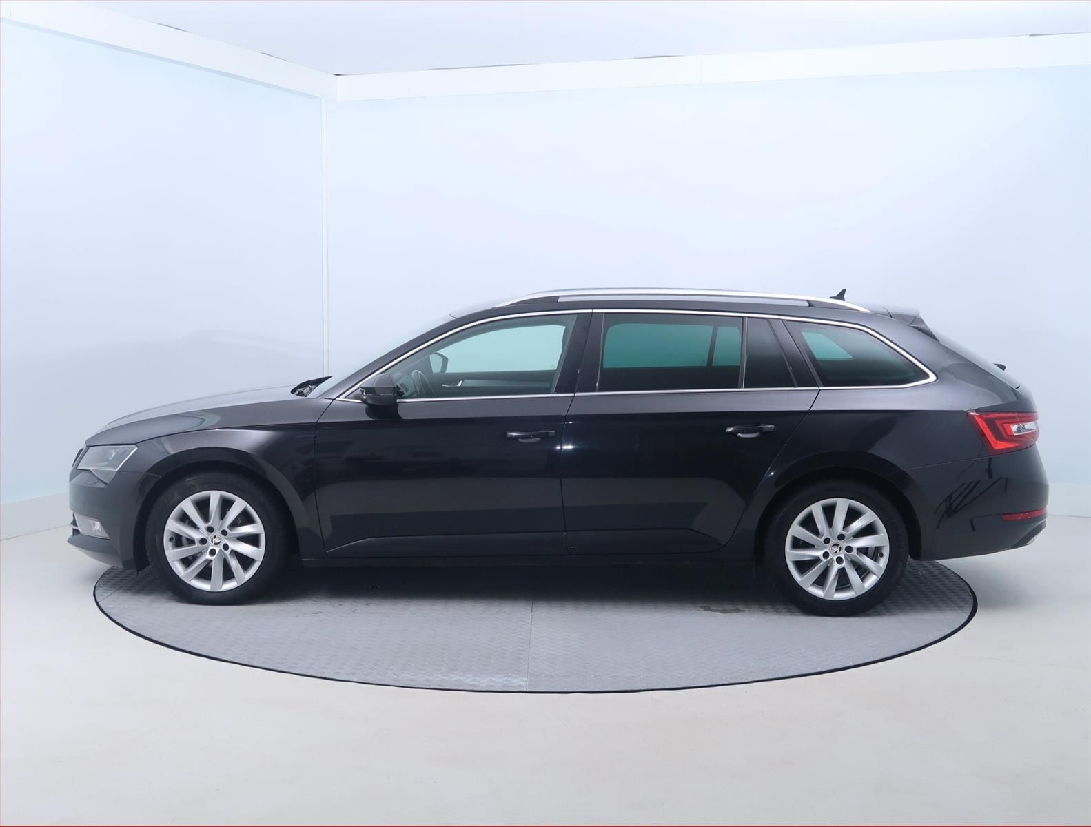 Škoda Superb, 2.0 TDI, Style, Automat, Navi - fotka 3