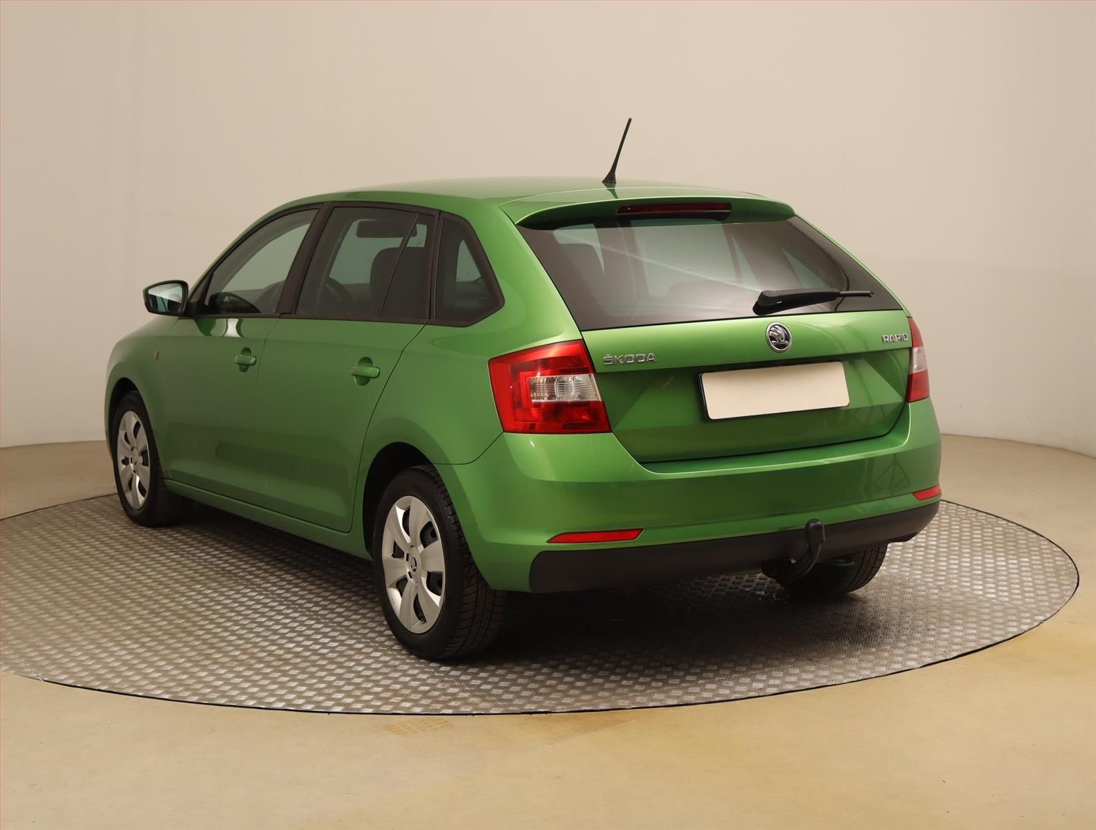 Škoda Rapid, 1.6 TDI, Spaceback, Klima - fotka 4