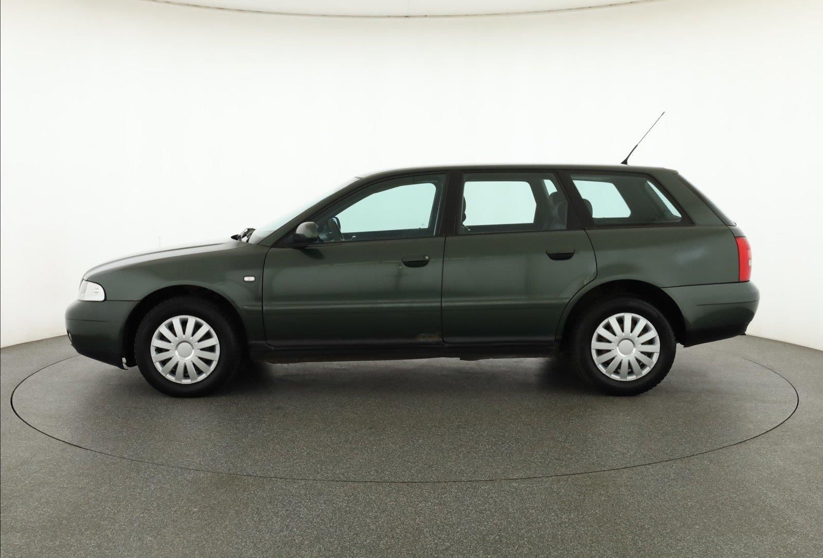 Audi A4, 1.9 TDI, Tažné, Klima - fotka 3