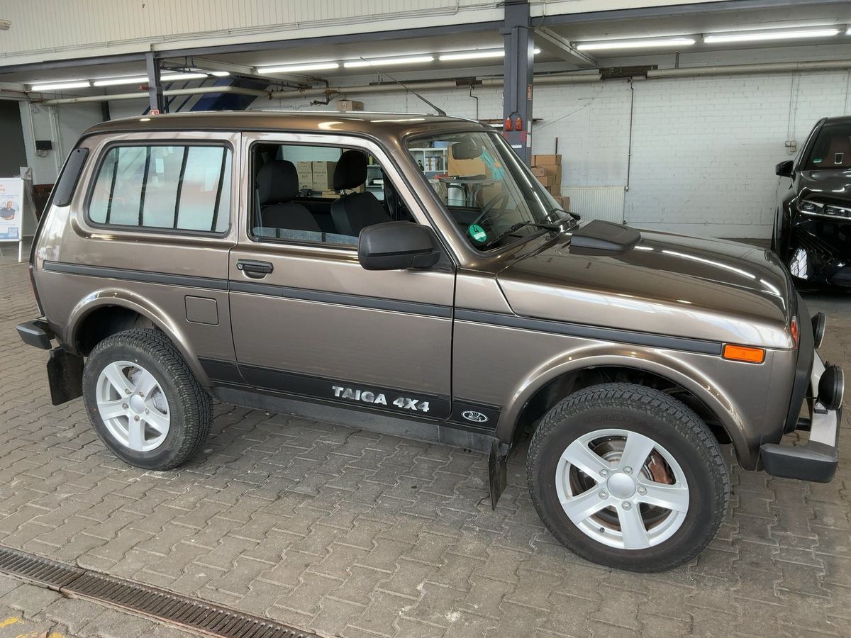 Lada Niva, Taiga 1.7i 4x4 tažné - fotka 3