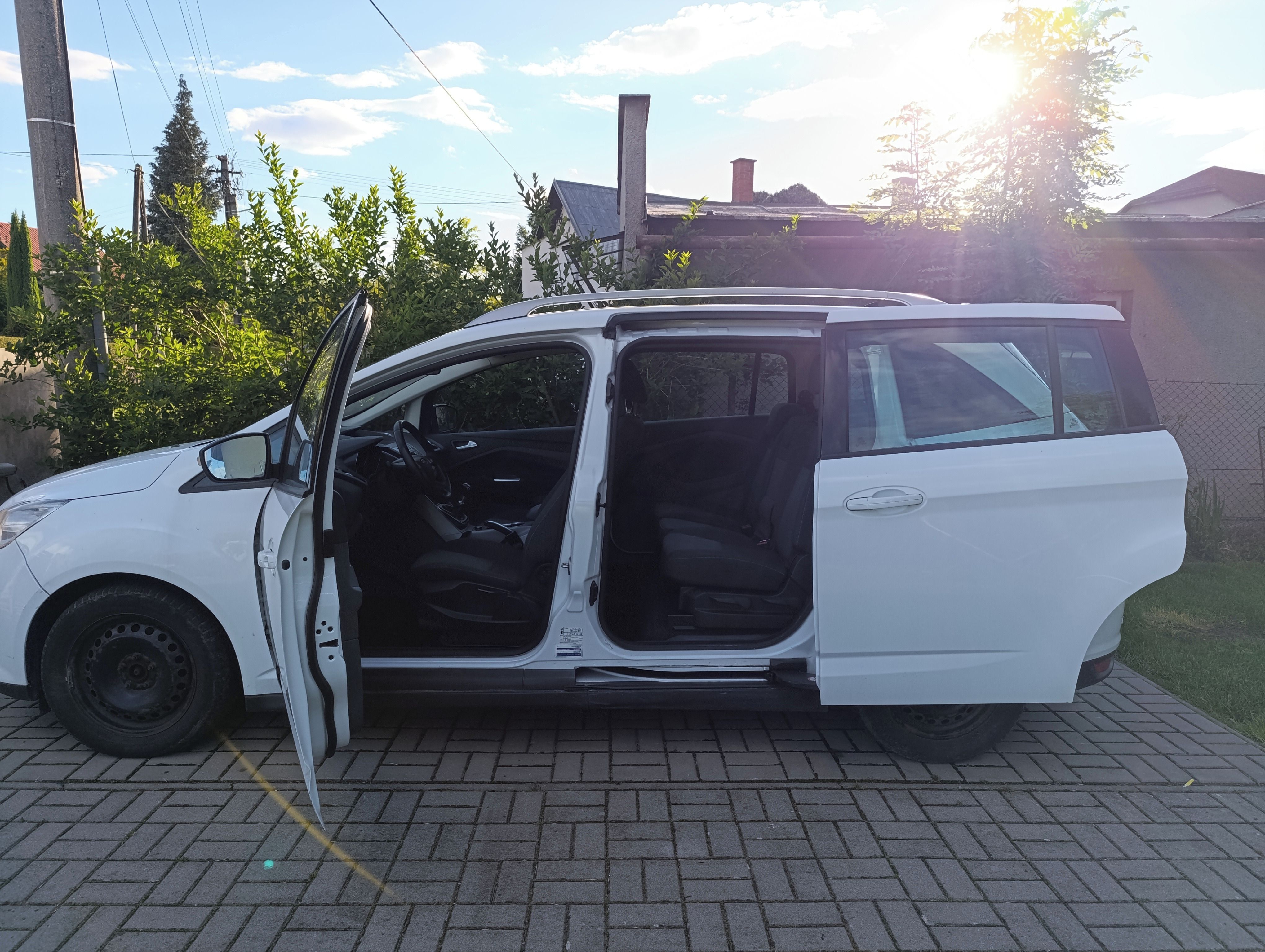 Ford Grand C-MAX, 1.6 TDCi 85kW - fotka 3