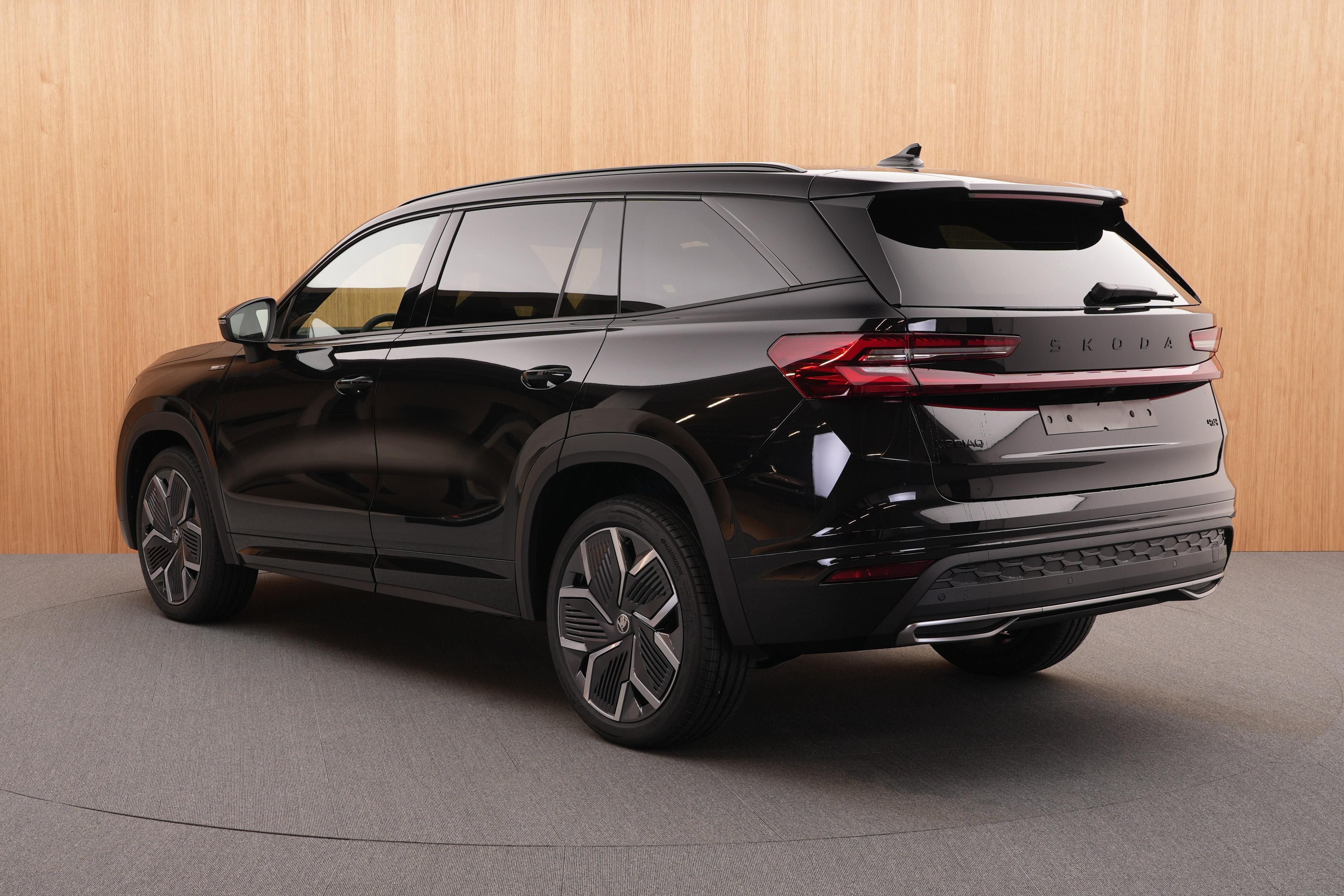 Škoda Kodiaq, Sportine 2.0 TDI 4x4 DSG - fotka 3