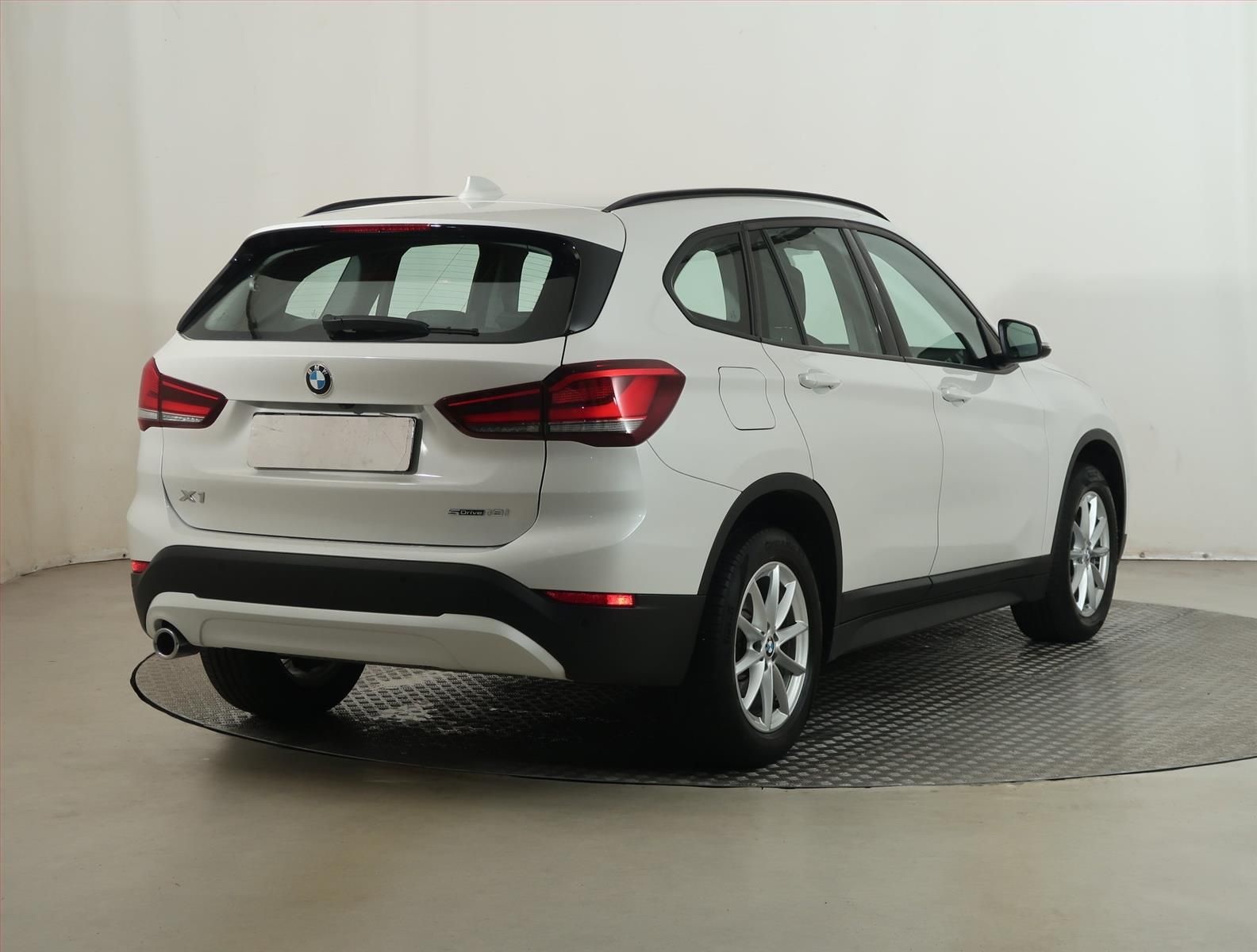 BMW X1, sDrive18i, Automat, Serv.kniha - fotka 5