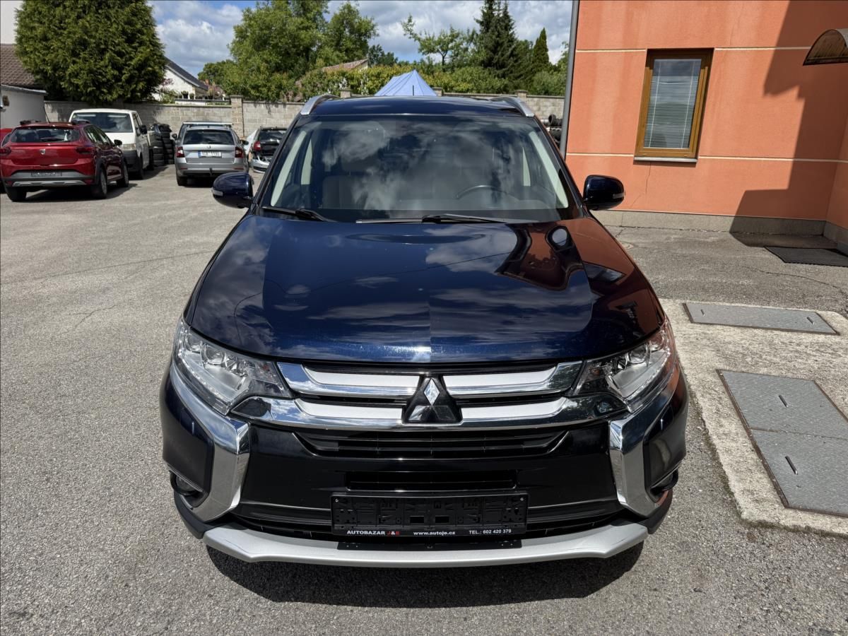 Mitsubishi Outlander, 2,3 DI-D - fotka 2