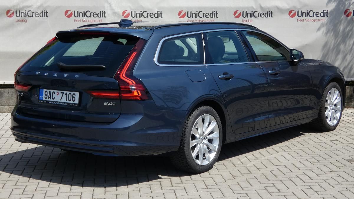 Volvo V90, B4 mHEV AWD aut. Momentum Pro - fotka 3