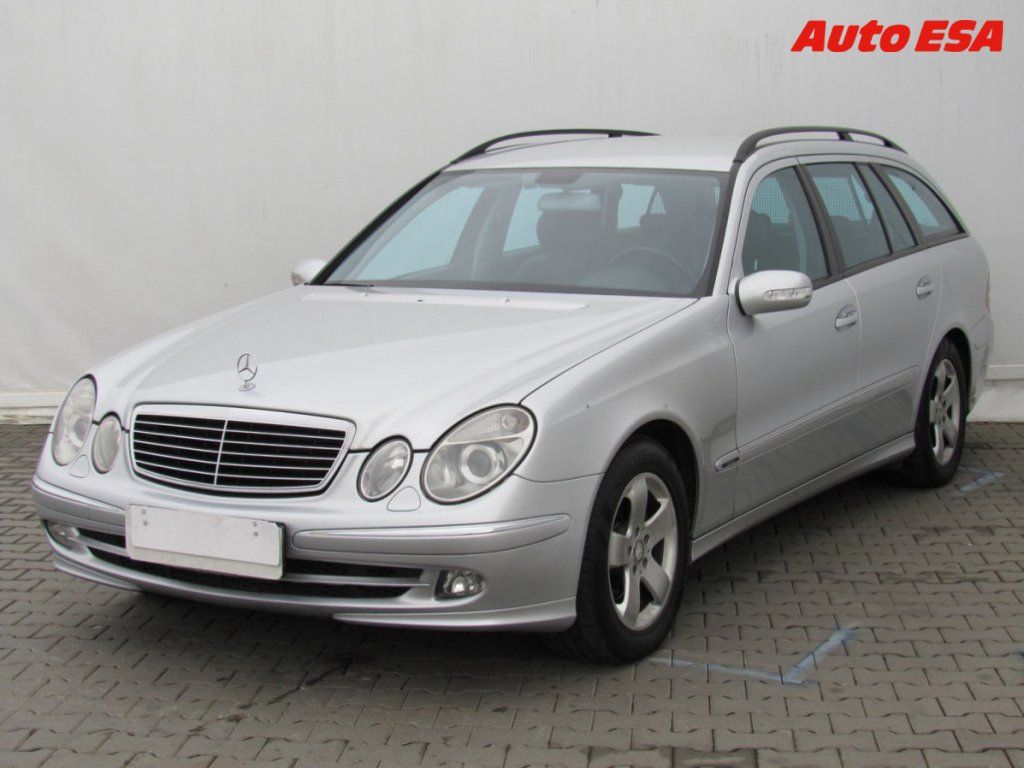 Mercedes-Benz Třídy E, 1.8 E200 - fotka 3