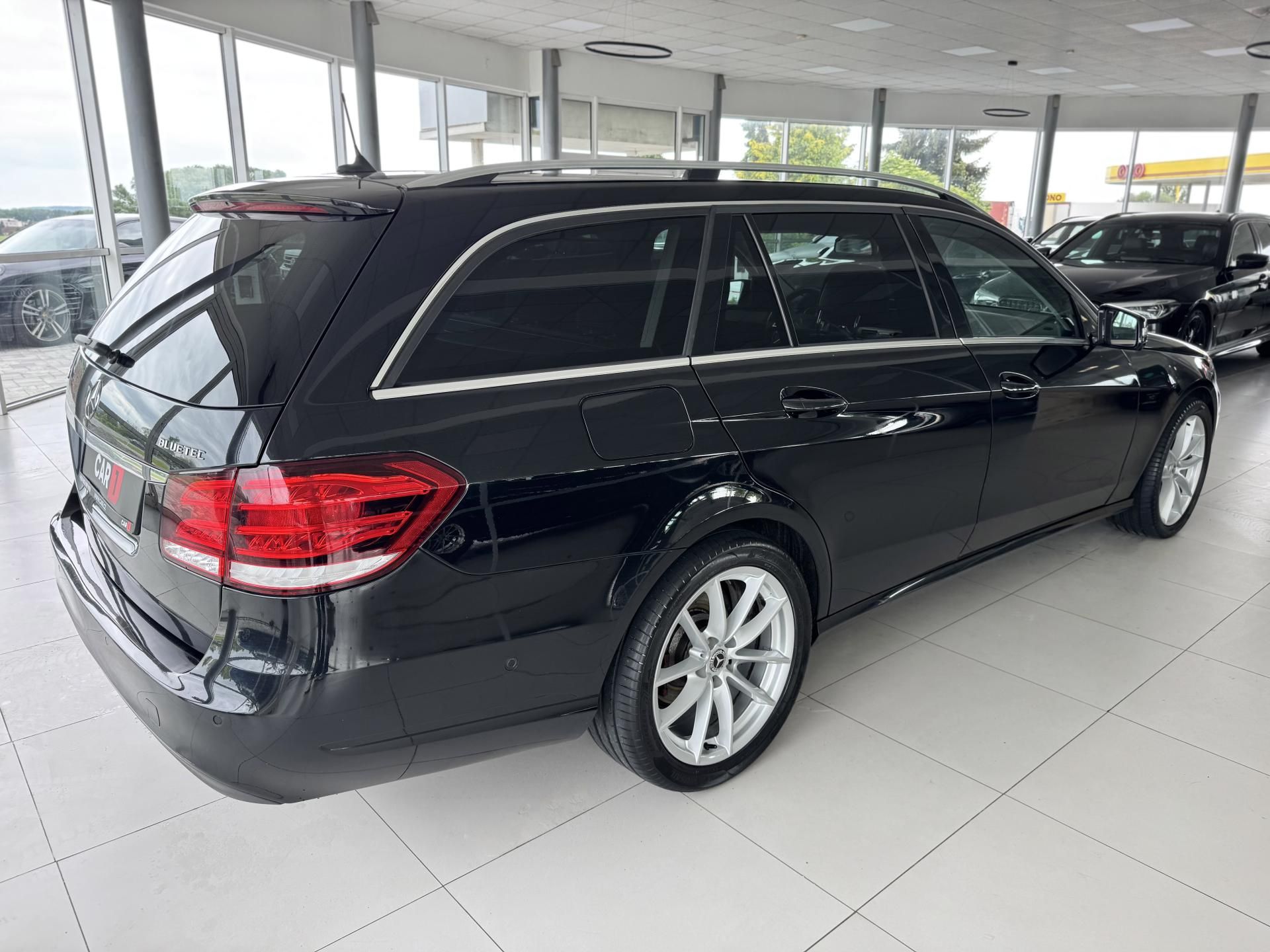 Mercedes-Benz Třídy E, 250d BT*9G-Tronic*LED*El.Kufr - fotka 4