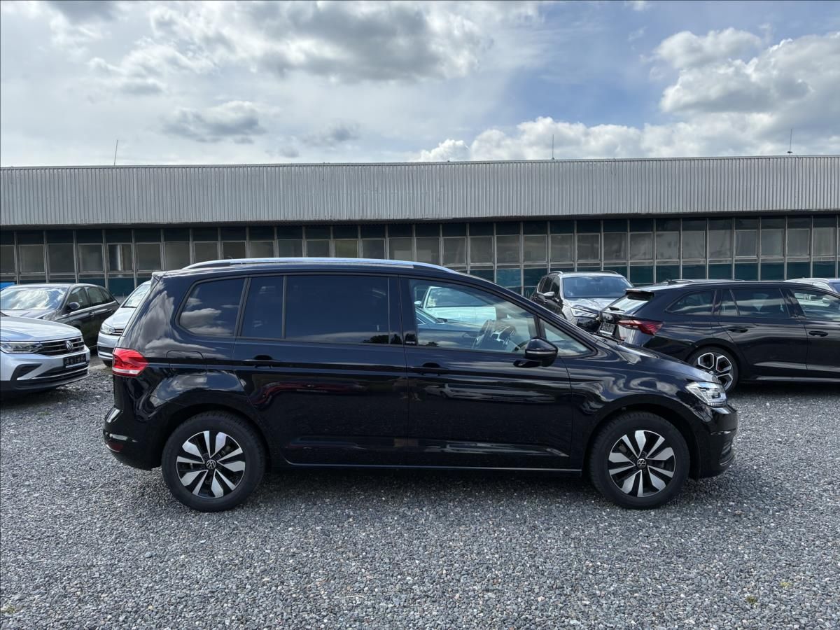 Volkswagen Touran, 2,0 TDI ,7 MÍST,TAŽNÉ,KAMERA - fotka 6
