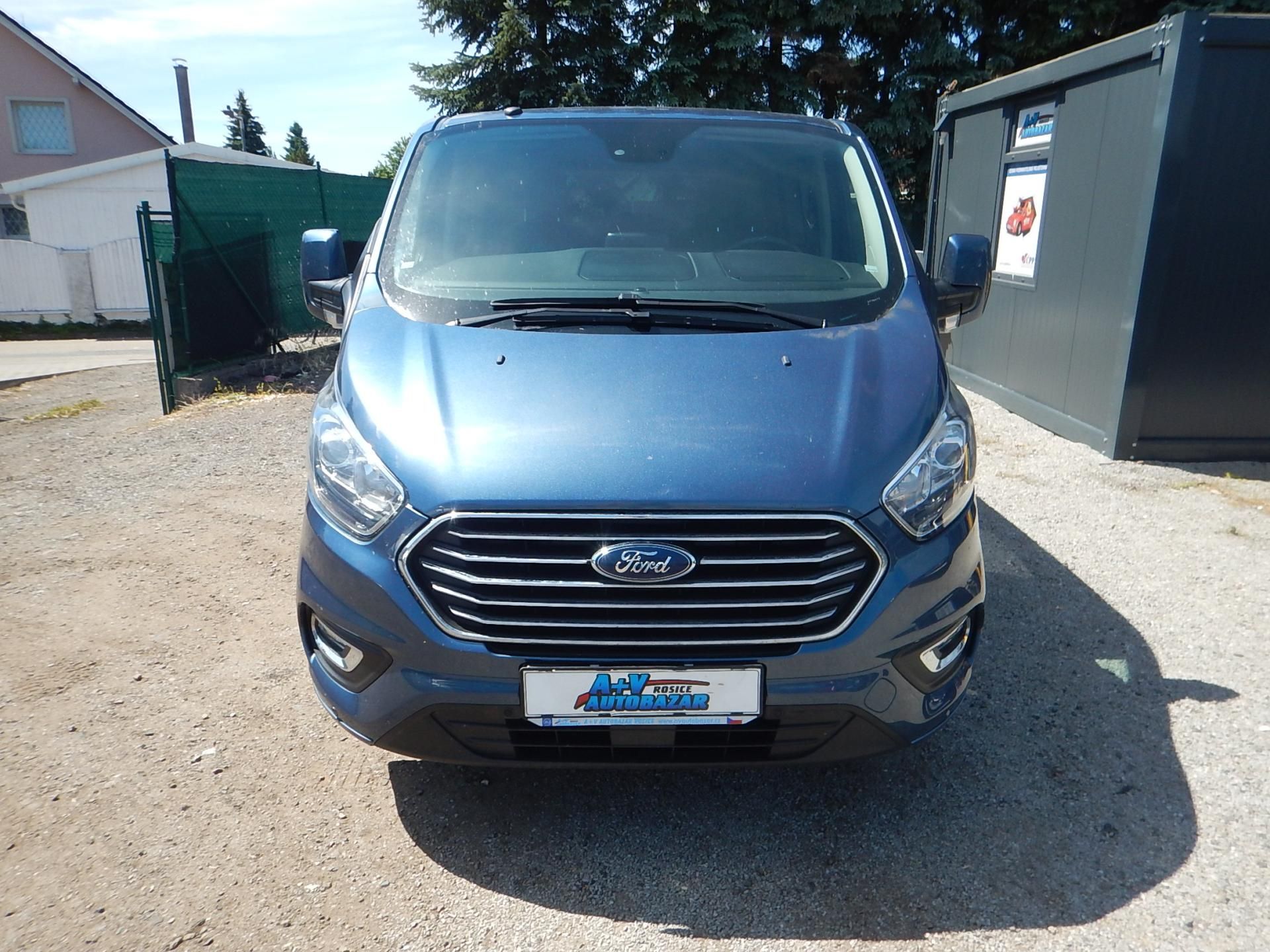 Ford Tourneo Custom, 2.0 TDCI, 125 kW, MINIBUS - fotka 3