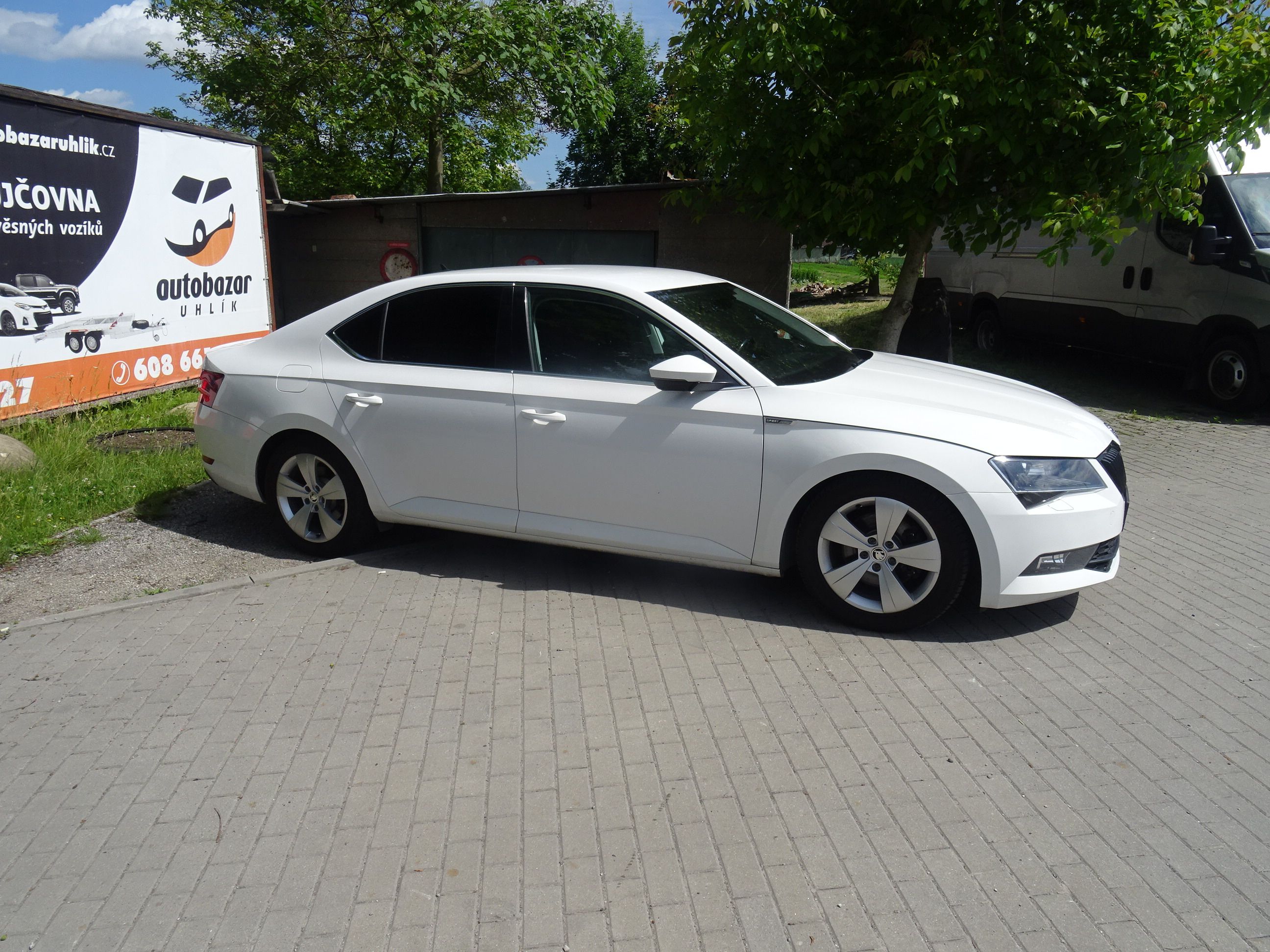 Škoda Superb, 2.0 TDI - fotka 3