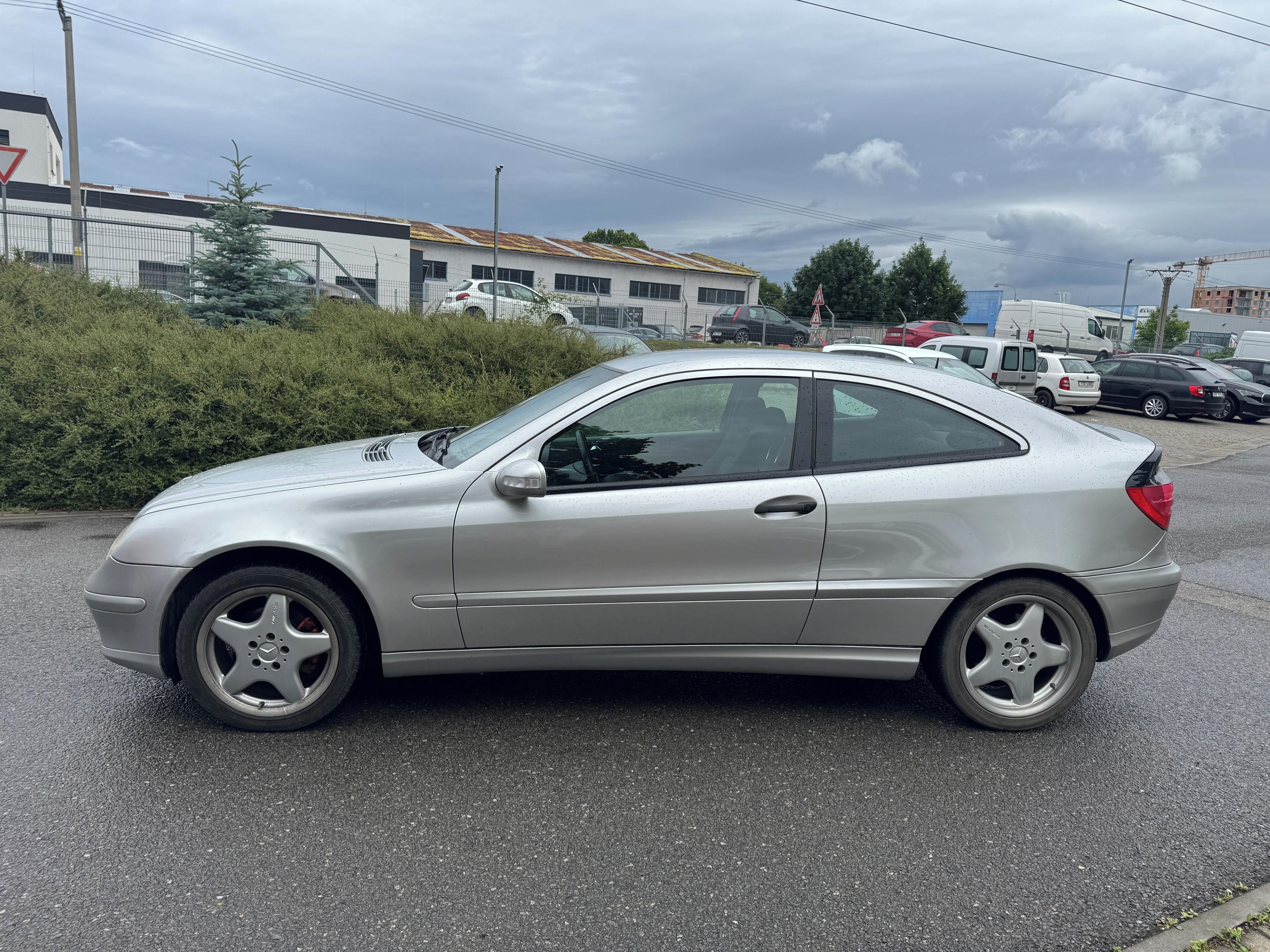 Mercedes-Benz Třídy C, 200 Kompressor 120 kW - fotka 2
