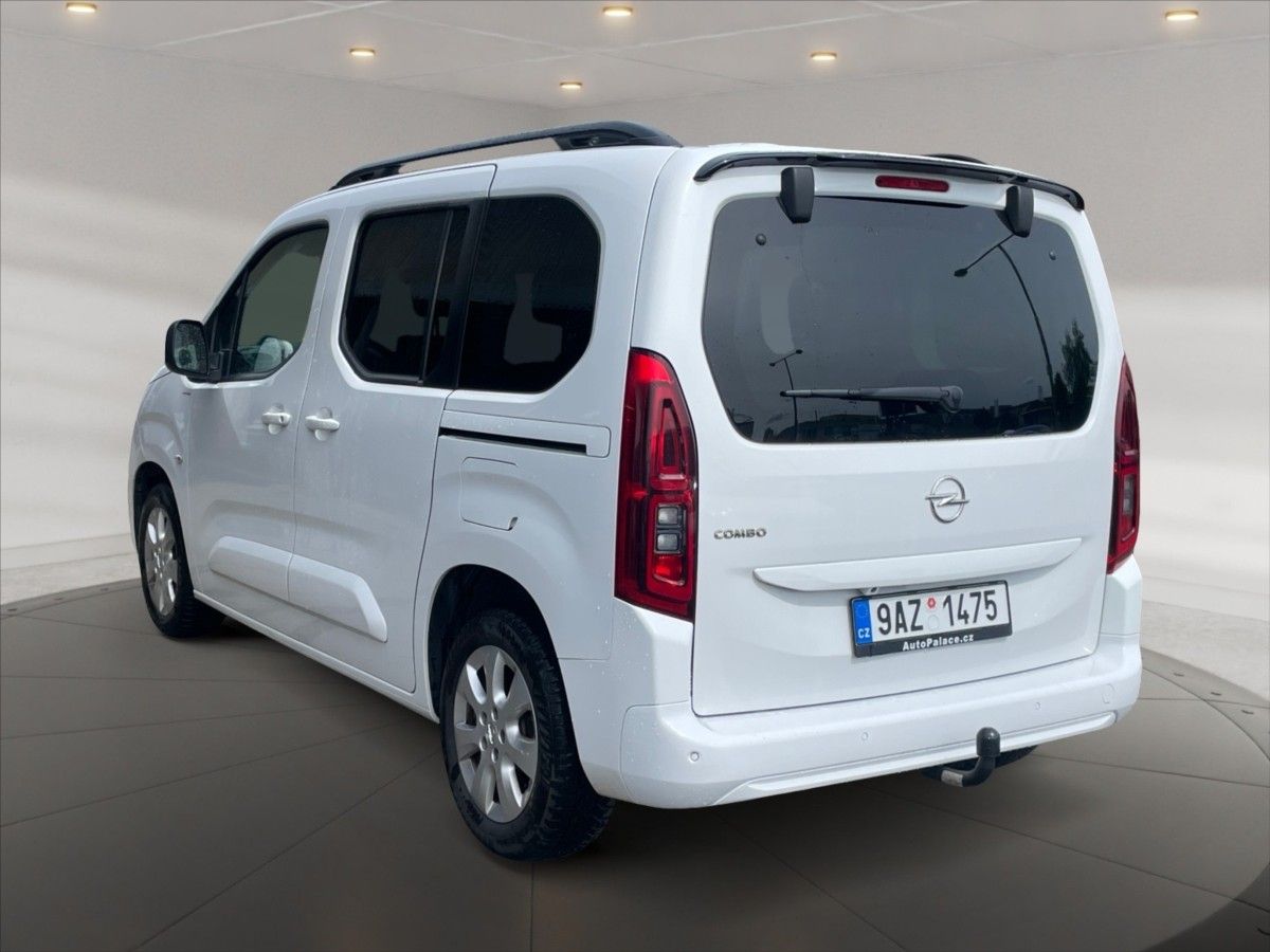 Opel Combo, 1,5 L1 Elegance Plus - fotka 4