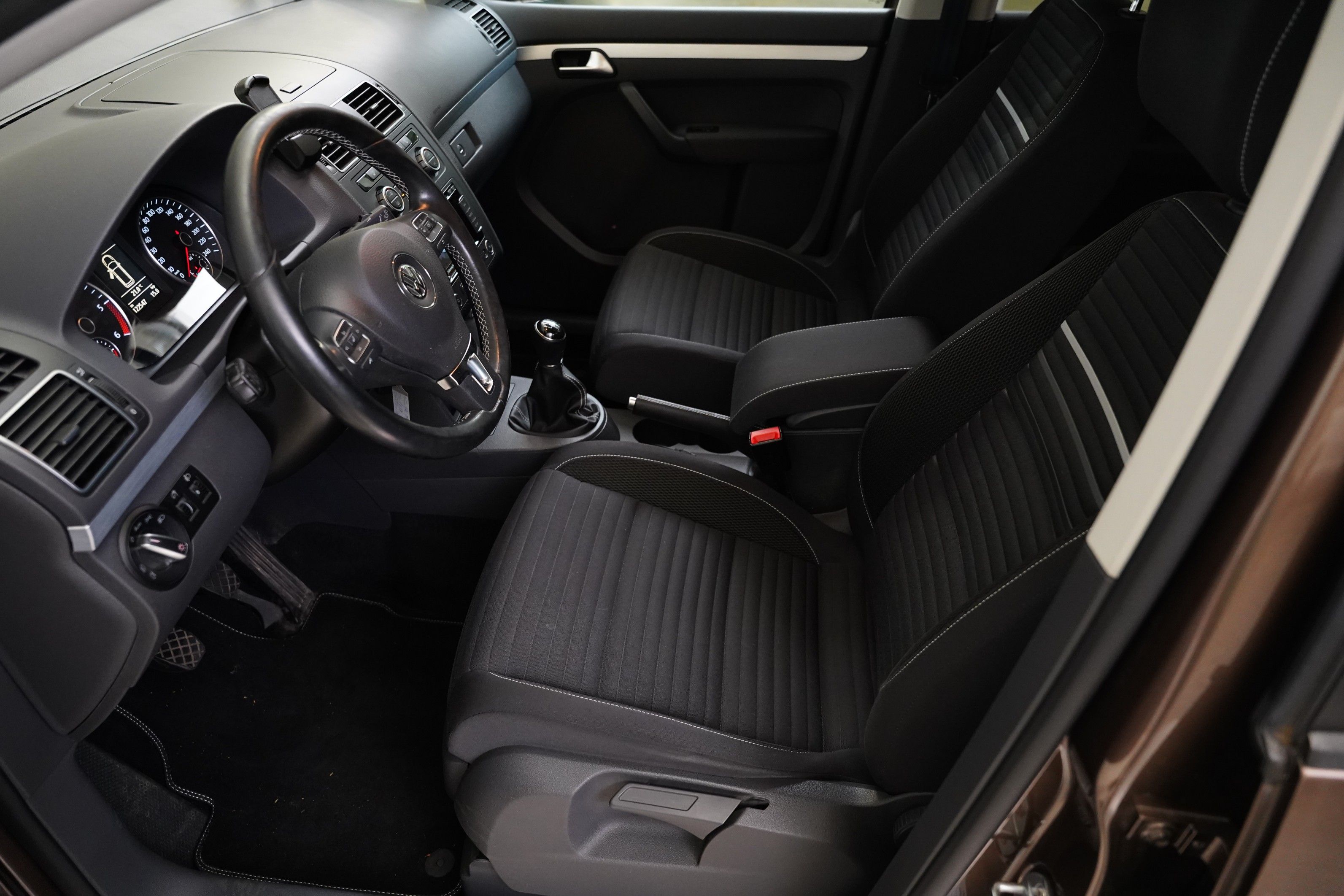 Volkswagen Touran, 1.6 TDI 77 kW Cup - fotka 6