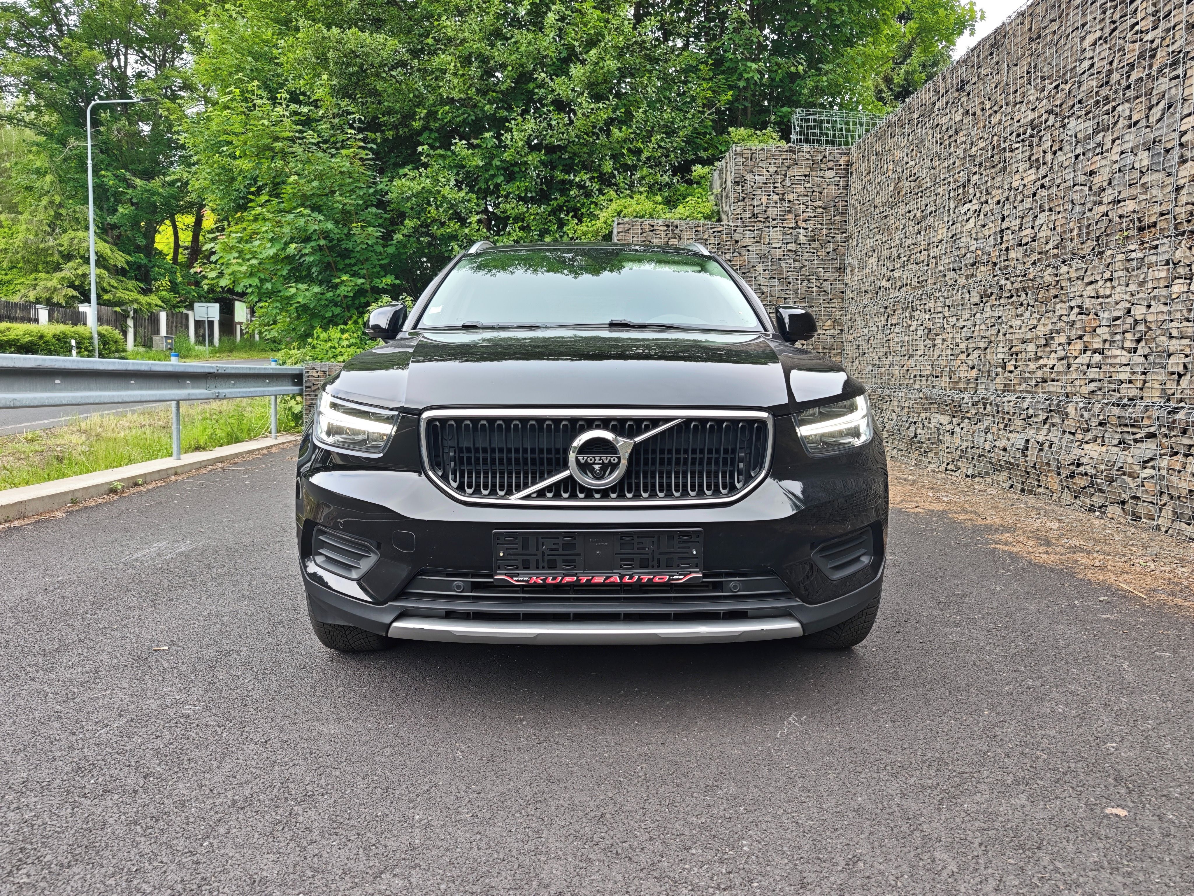 Volvo XC40, VOLVO XC40 T3 AT PANORAMA - fotka 2