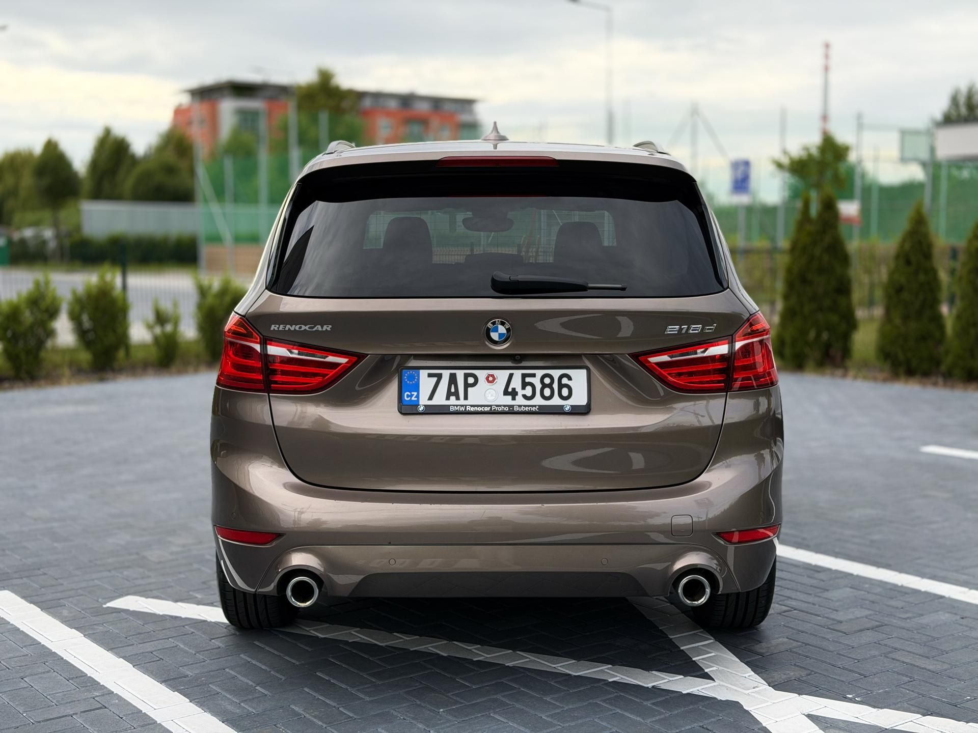BMW Řada 2, 2.0 110 kw/DPH/7 míst - fotka 4