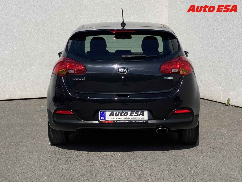 Kia Cee´d, 1.6 GDi - fotka 5