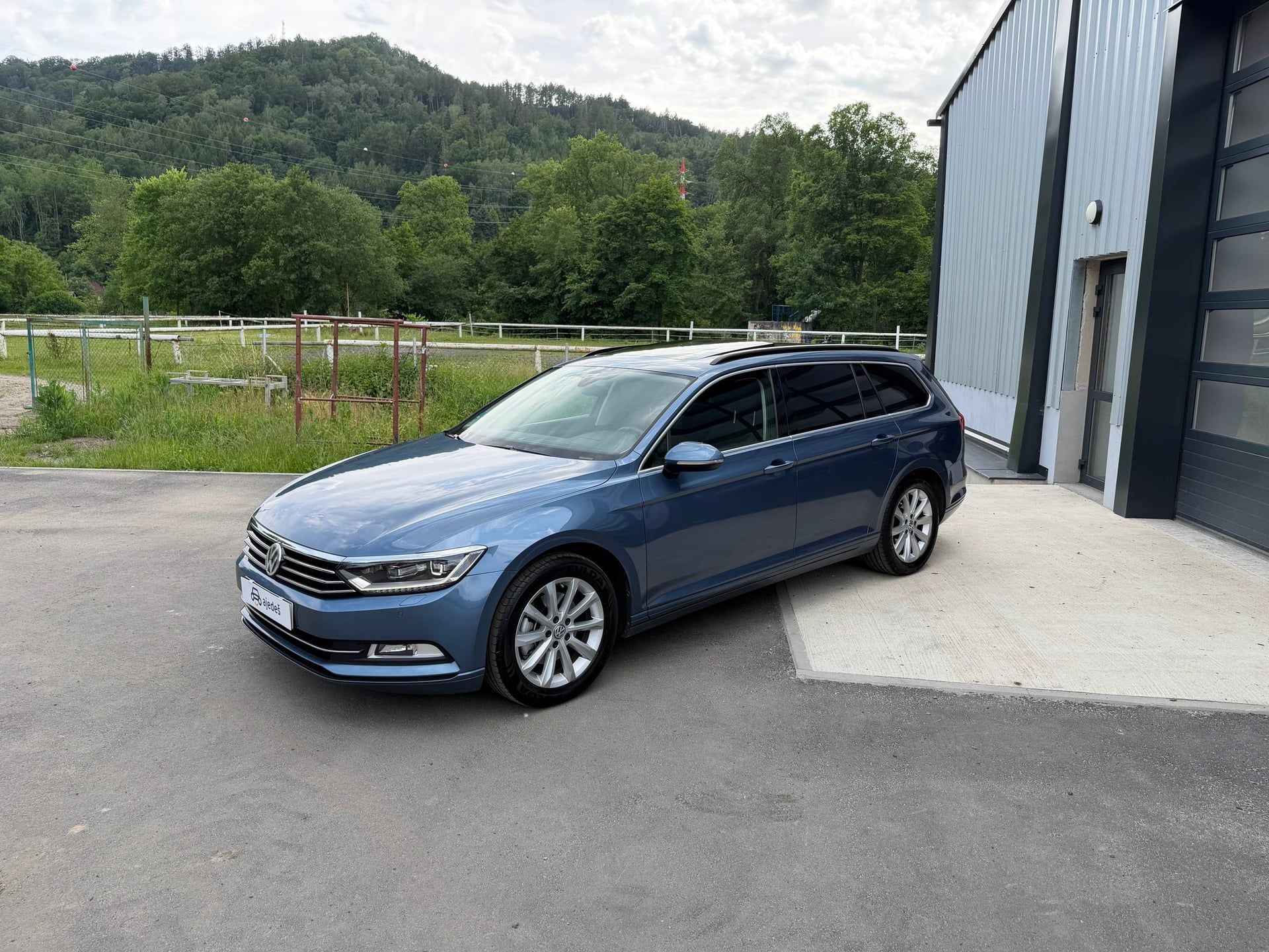 Volkswagen Passat, Combi/2.0TDI/DSG/Highline - fotka 2