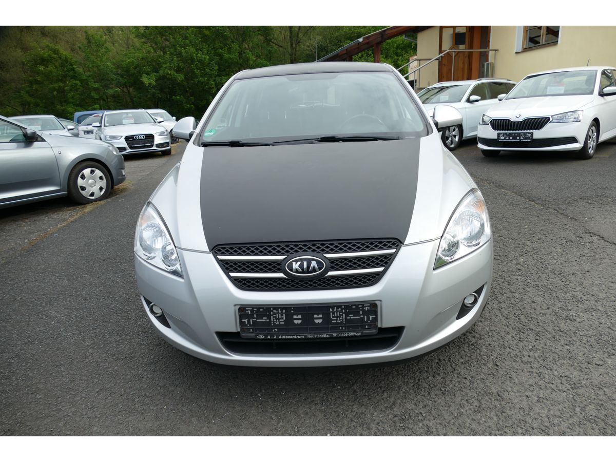 Kia Cee´d, 1,4 80KW KLIMA - fotka 3